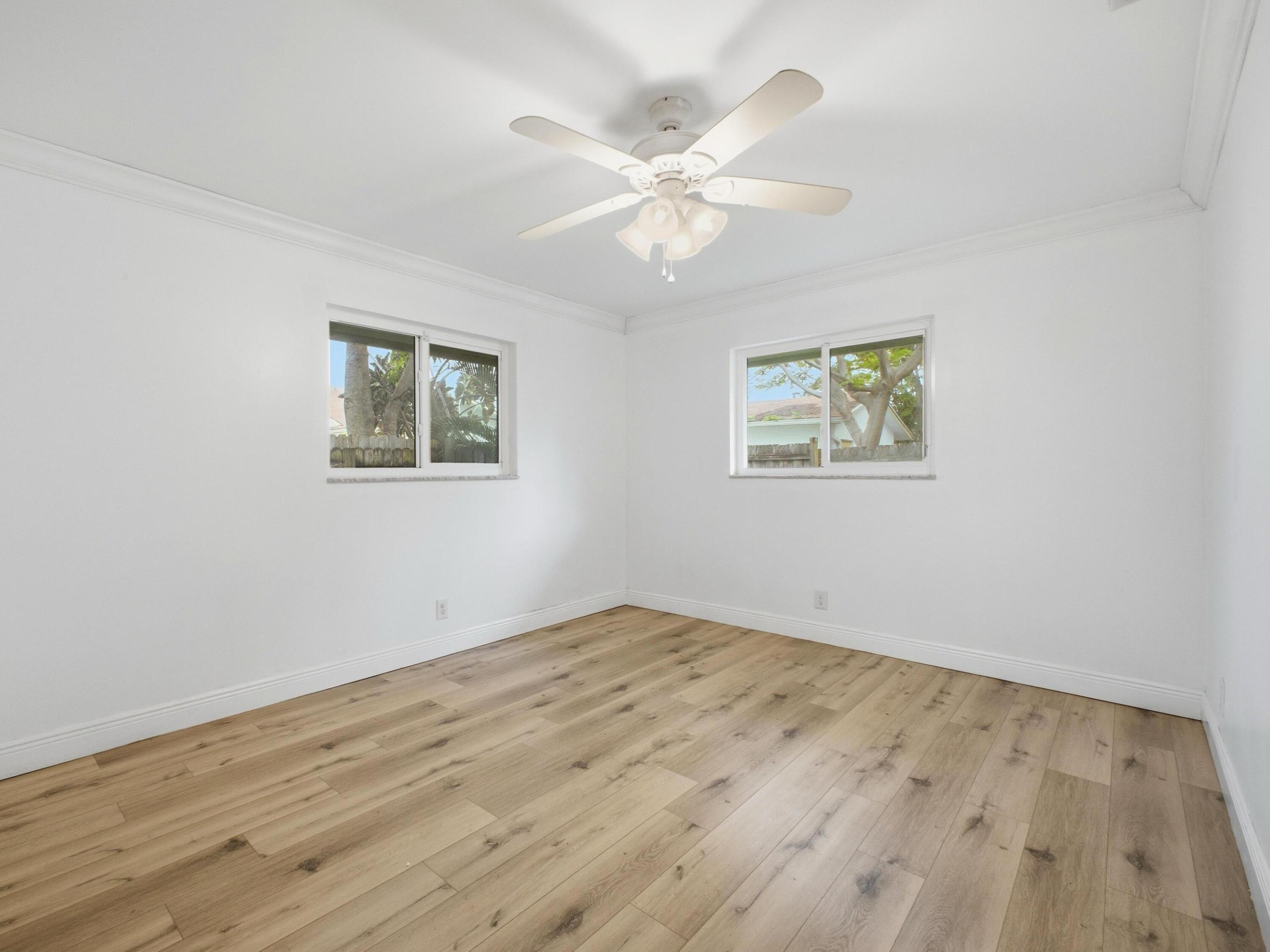 OAKLAND PARK SECOND ADD - Residential Income