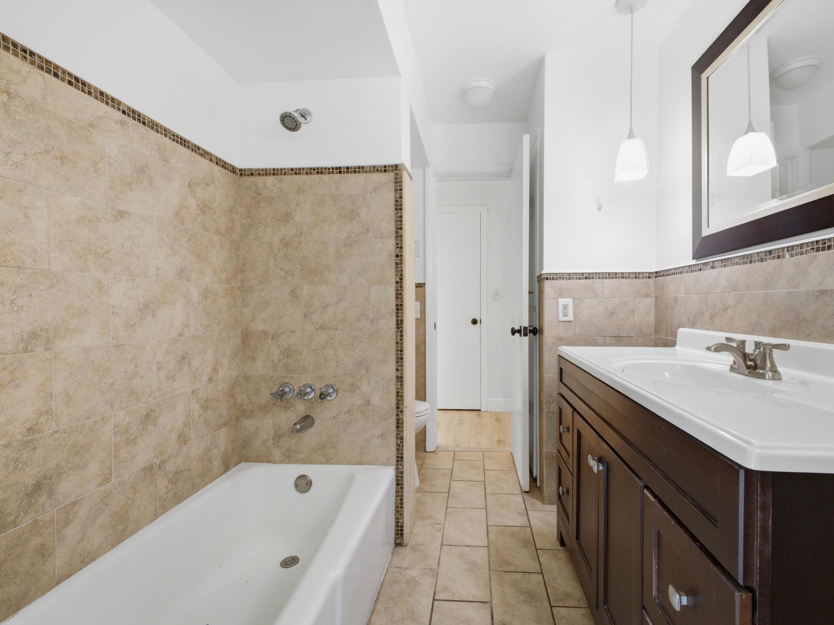 OAKLAND PARK SECOND ADD - Residential Income