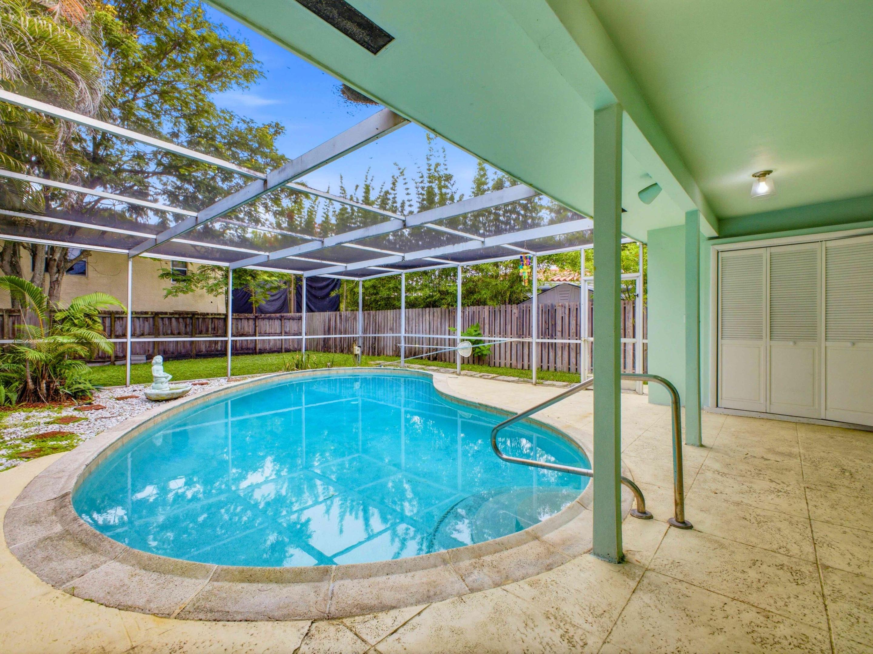 OAKLAND PARK SECOND ADD - Residential Income