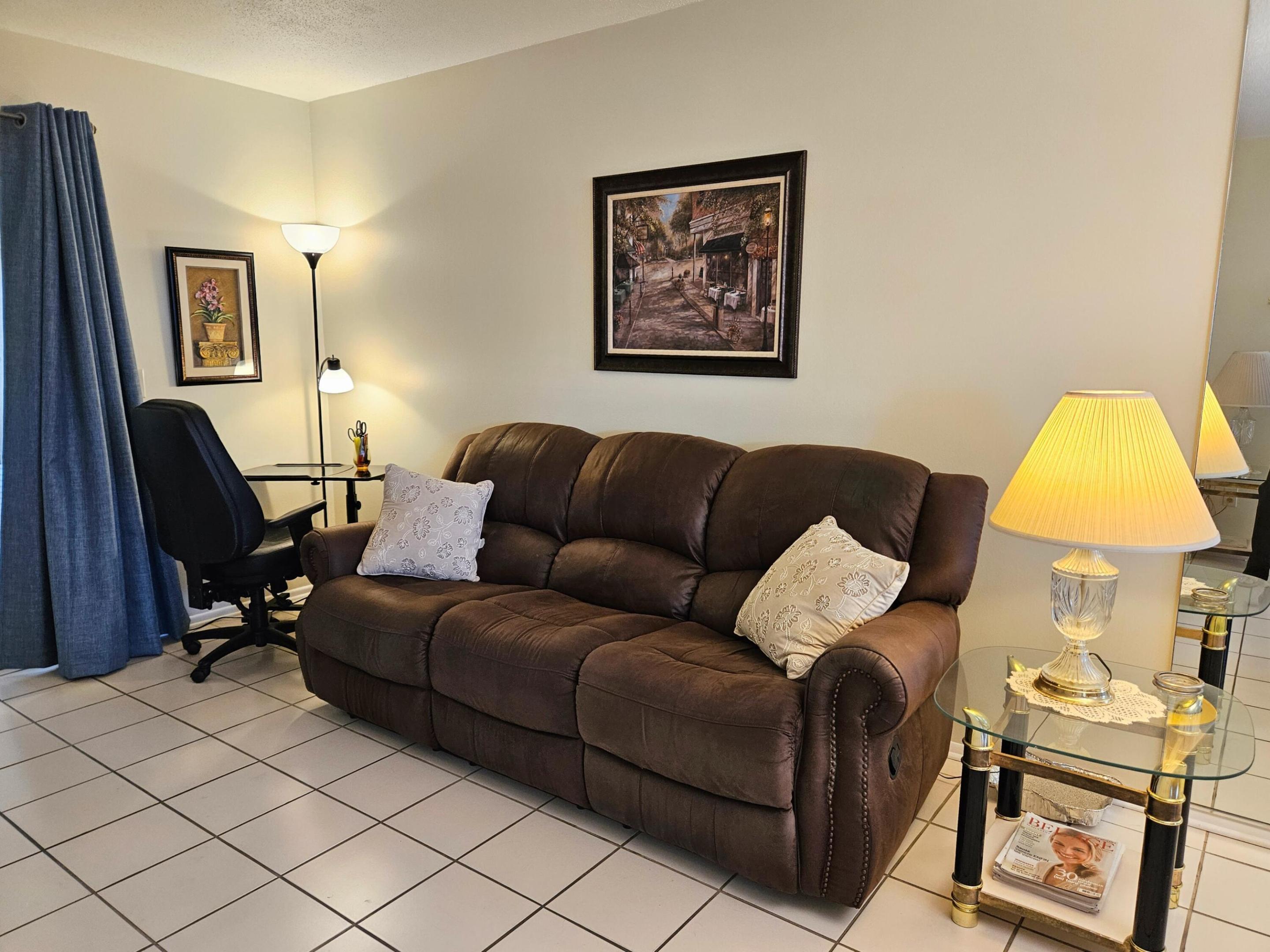 CRESTHAVEN VILLAS CONDO 18 - Residential