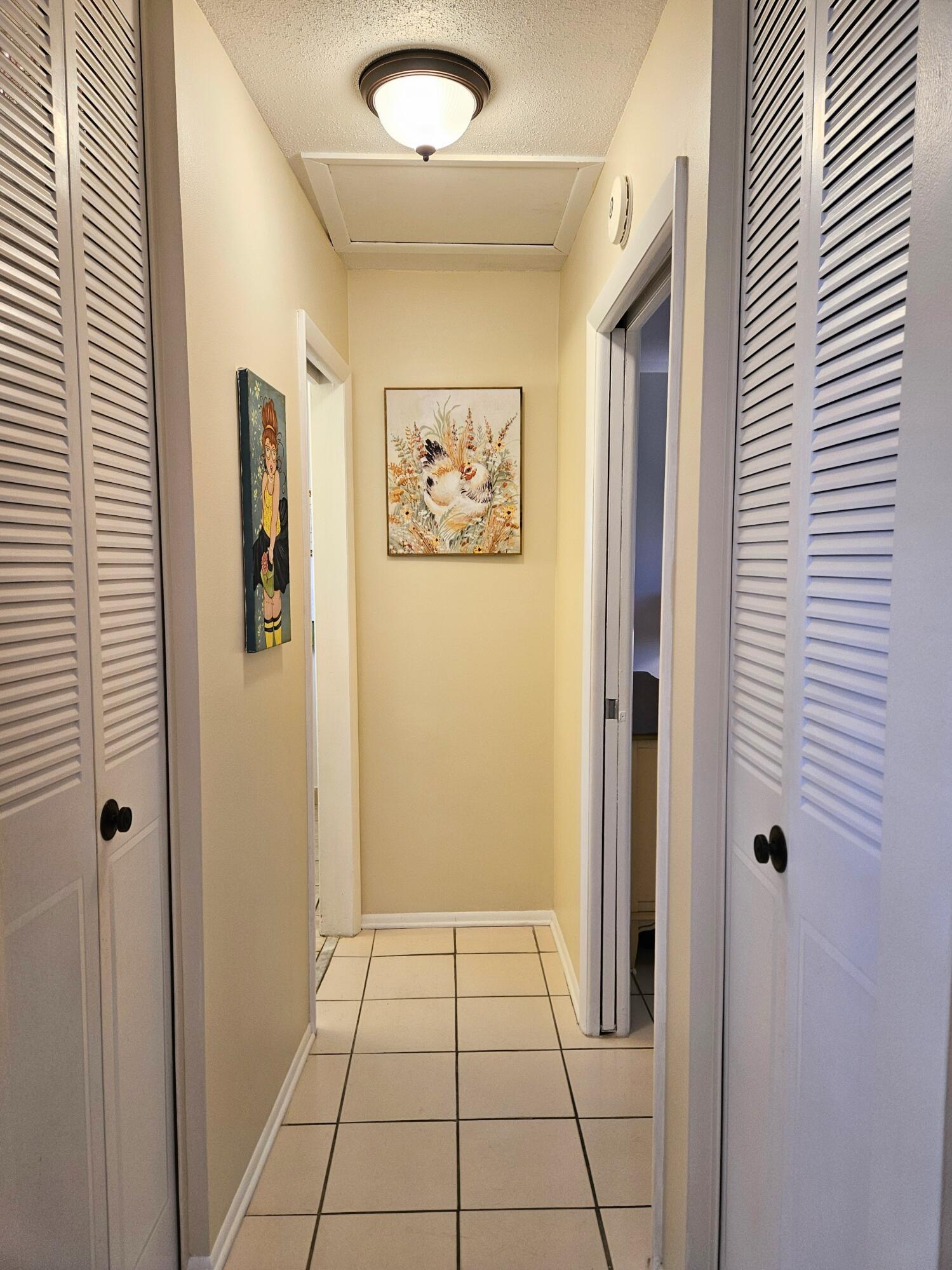 CRESTHAVEN VILLAS CONDO 18 - Residential