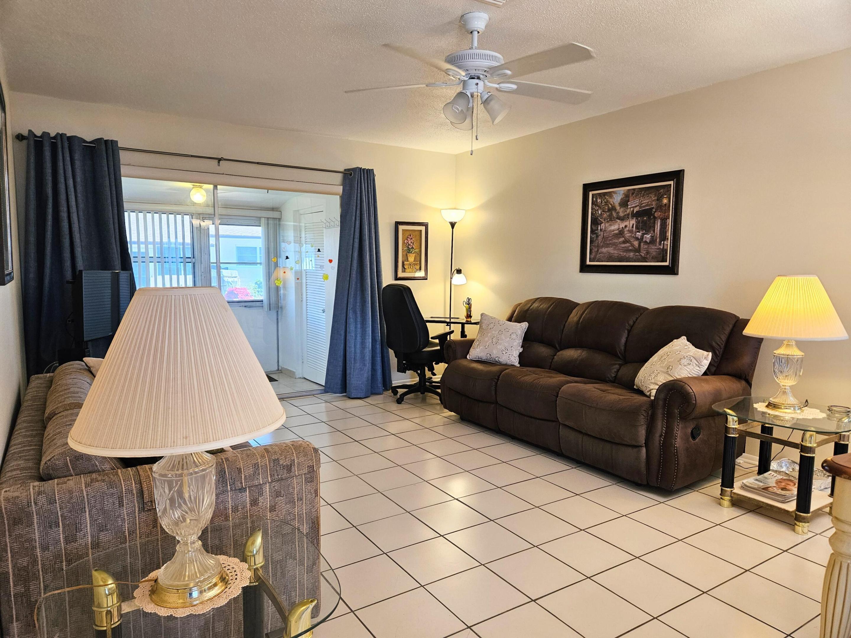 CRESTHAVEN VILLAS CONDO 18 - Residential