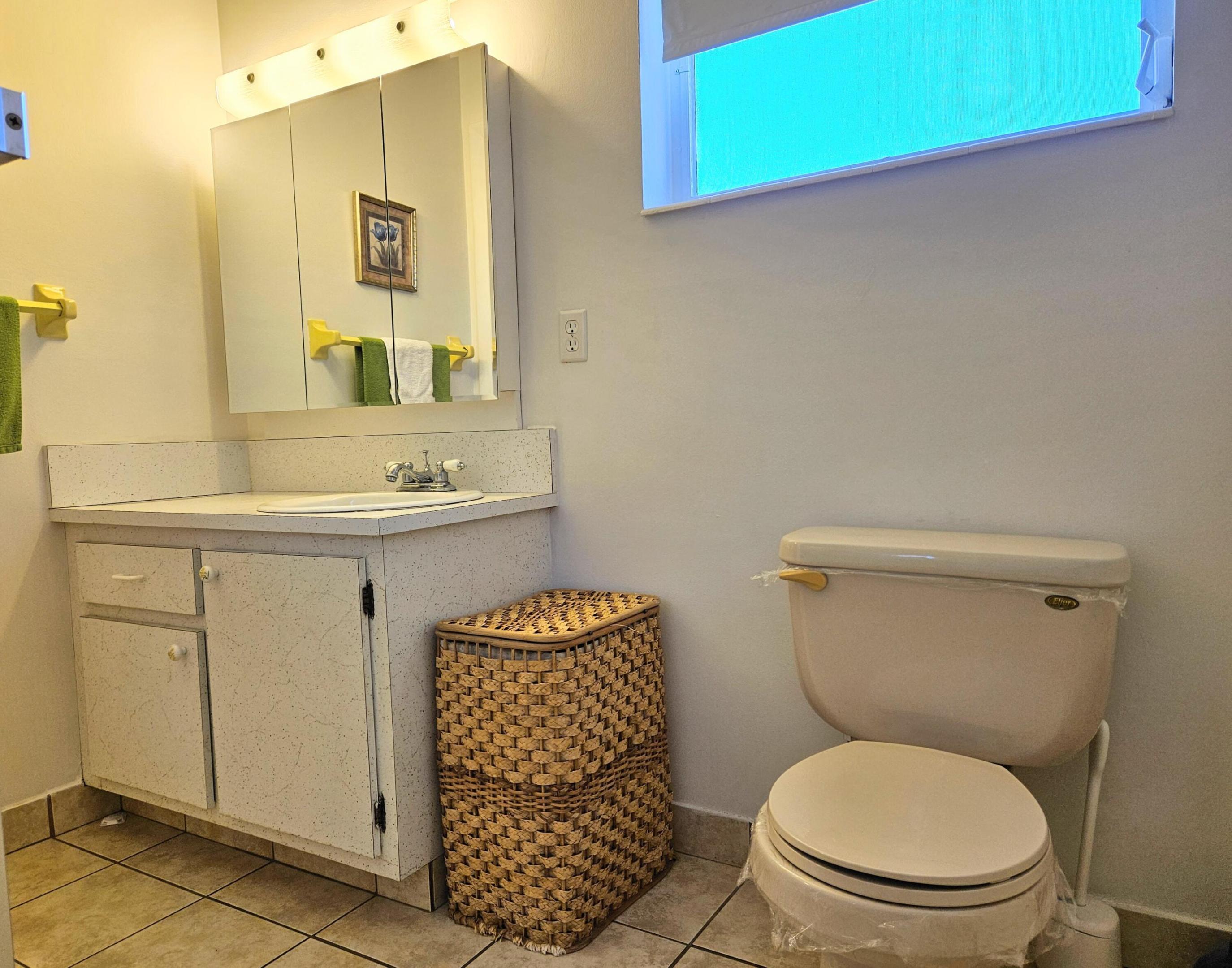 CRESTHAVEN VILLAS CONDO 18 - Residential