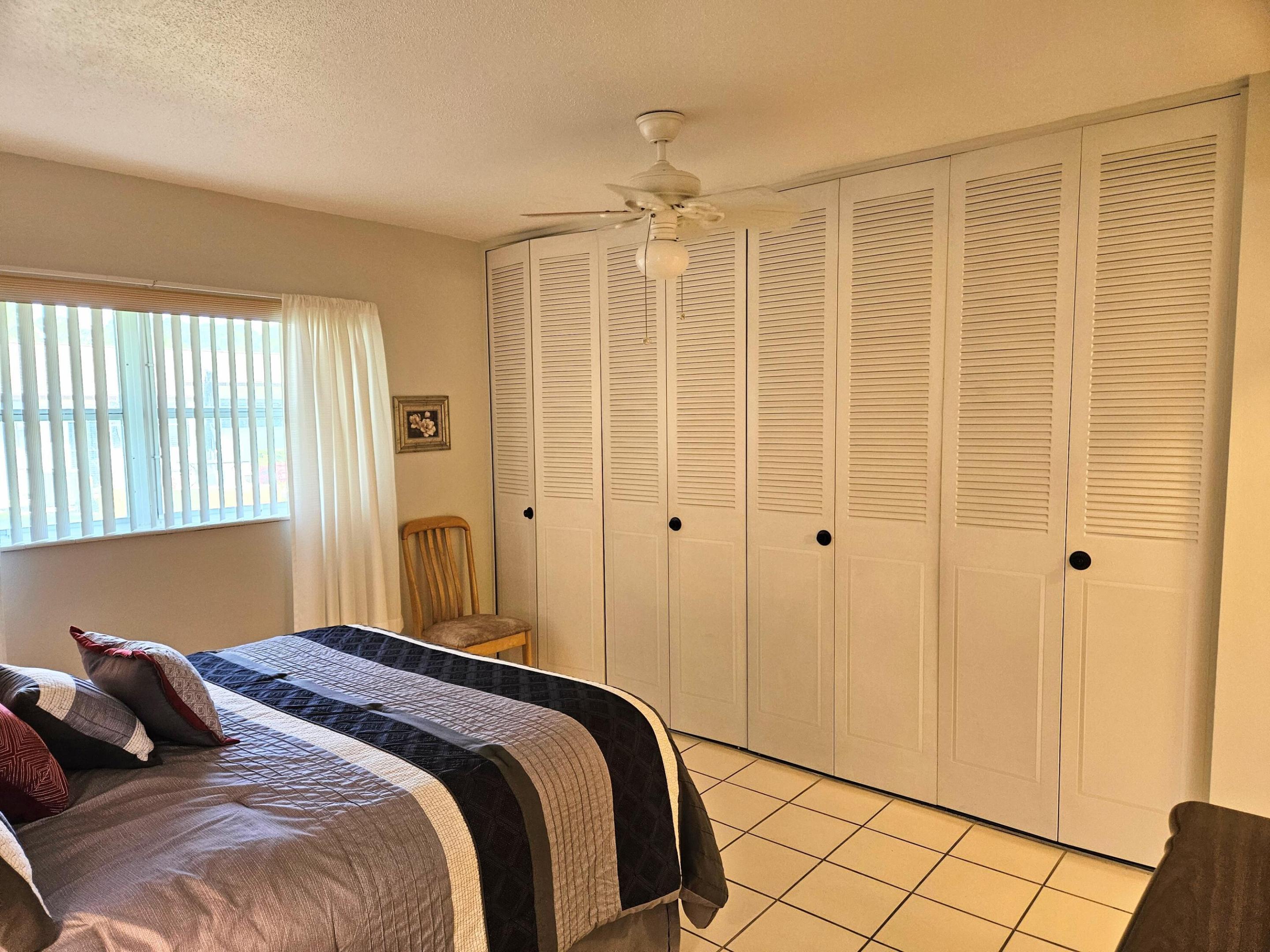CRESTHAVEN VILLAS CONDO 18 - Residential