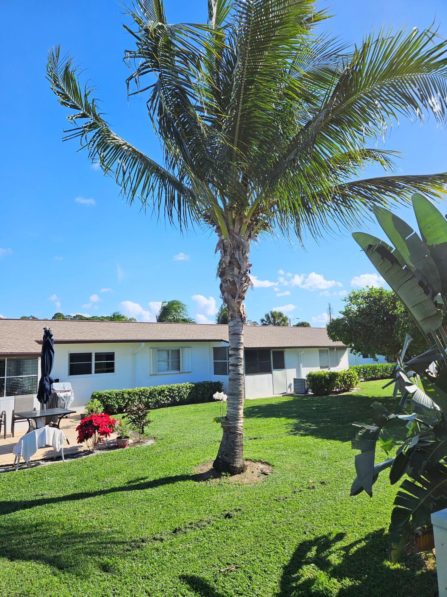 CRESTHAVEN VILLAS CONDO 18 - Residential