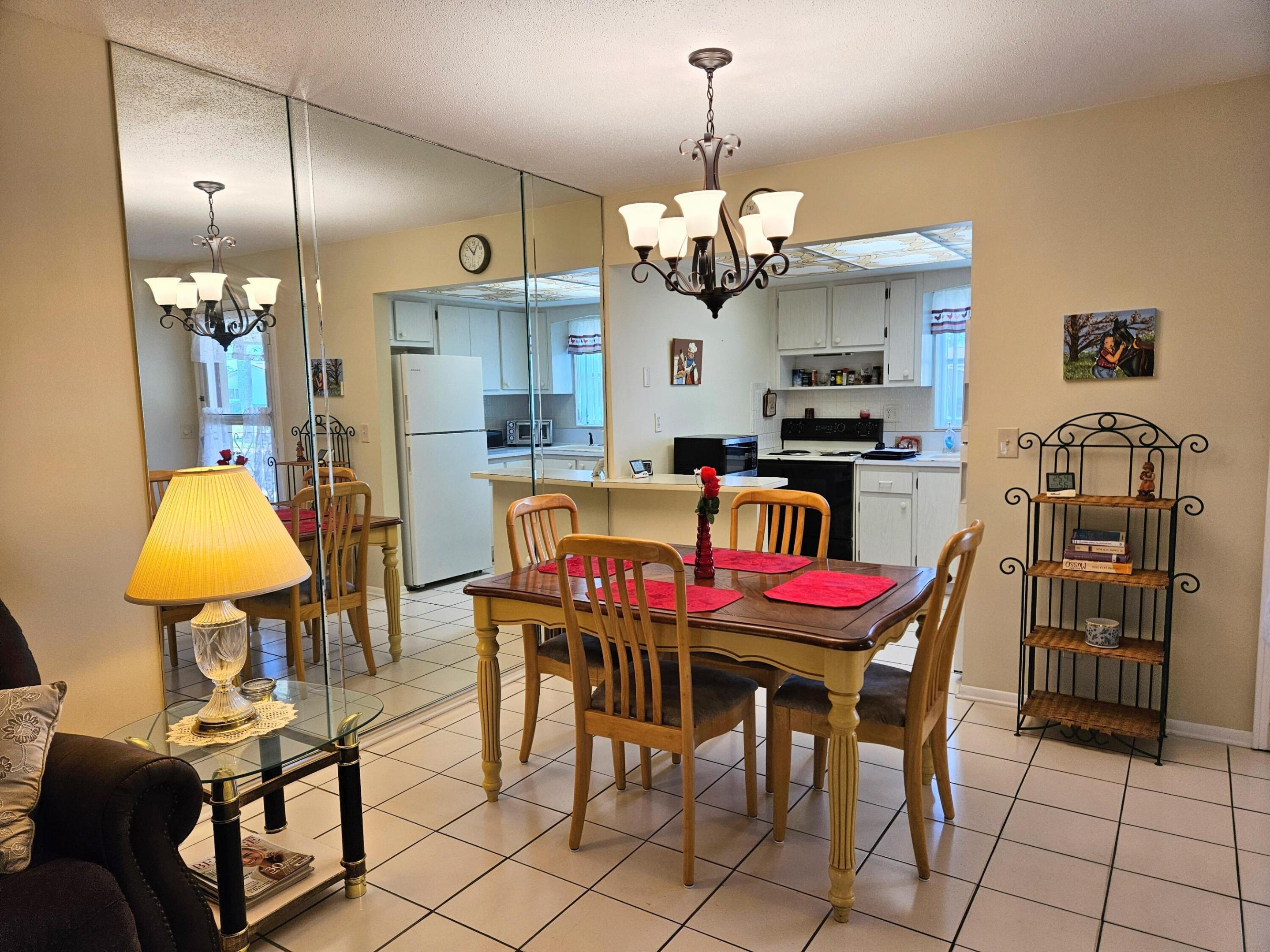CRESTHAVEN VILLAS CONDO 18 - Residential