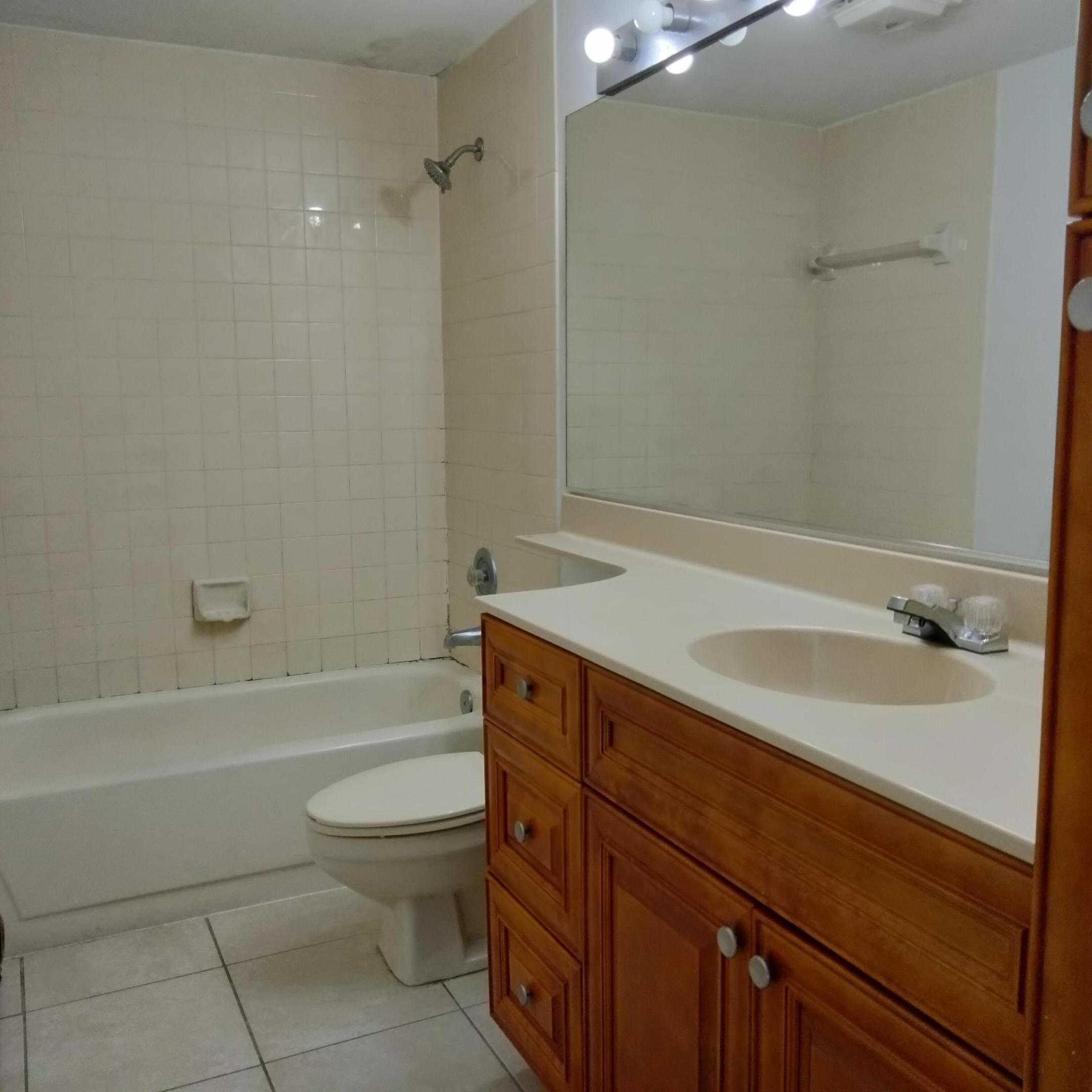 WATERSIDE LUXURY TOWNHOMES CONDO - Residential