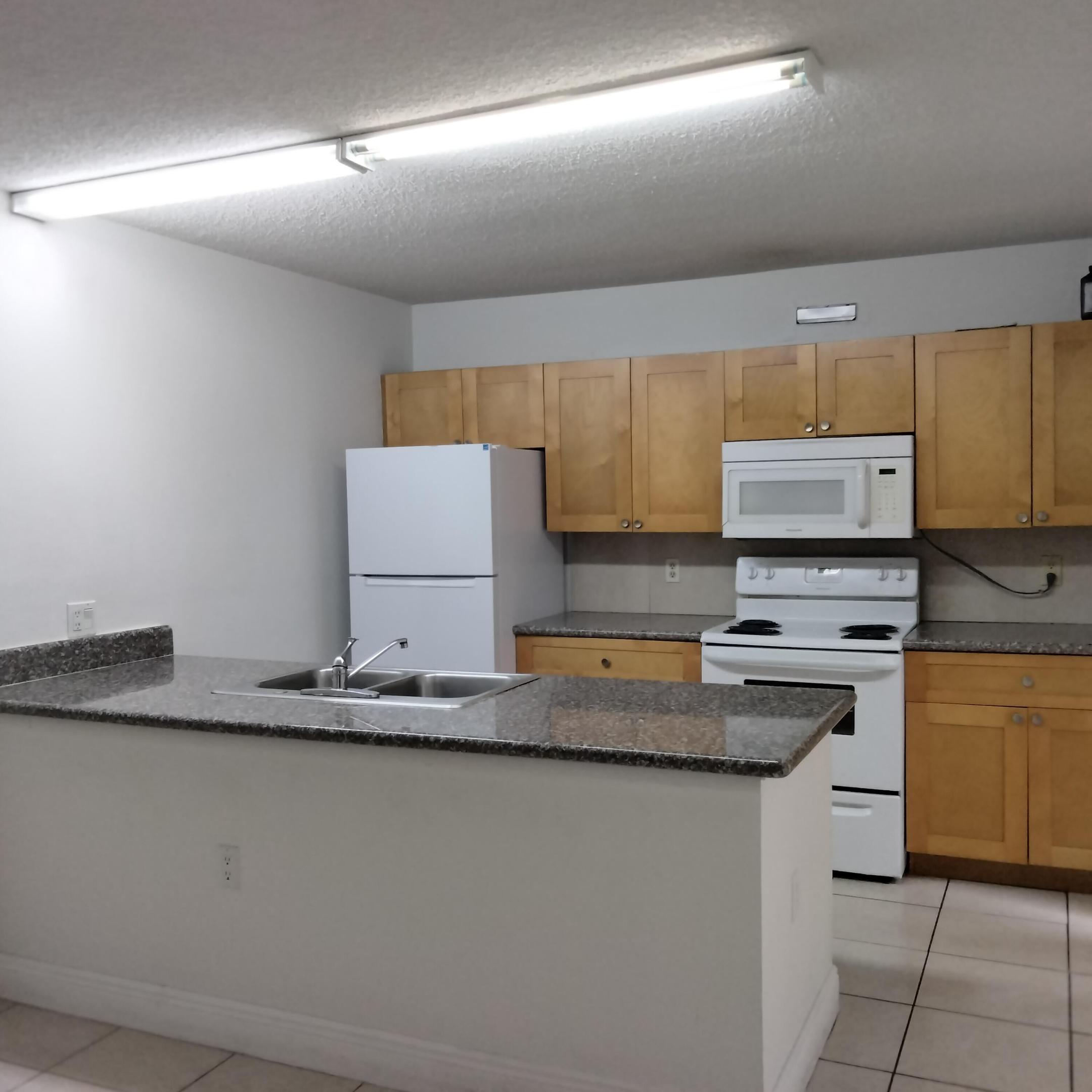 WATERSIDE LUXURY TOWNHOMES CONDO - Residential