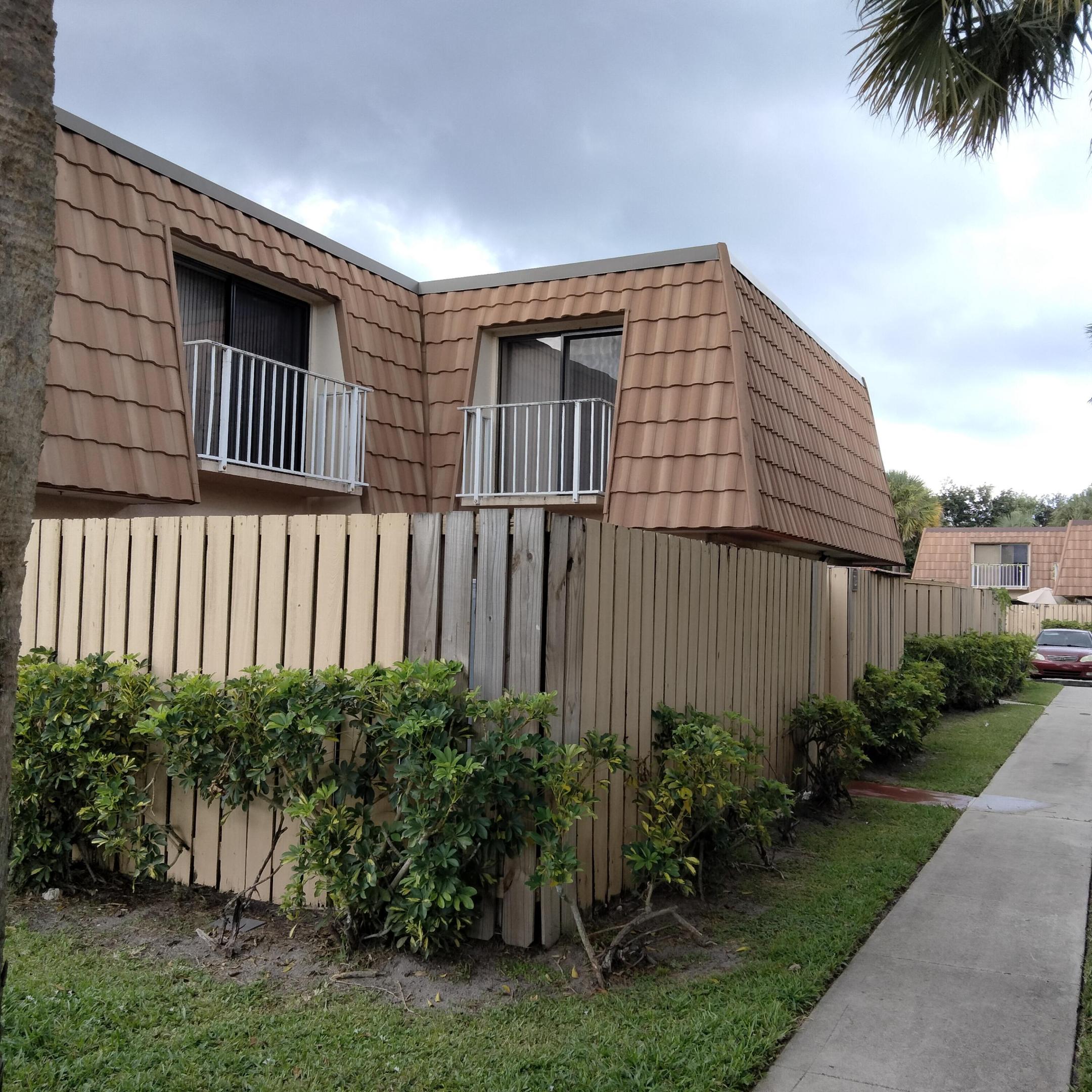 WATERSIDE LUXURY TOWNHOMES CONDO - Residential