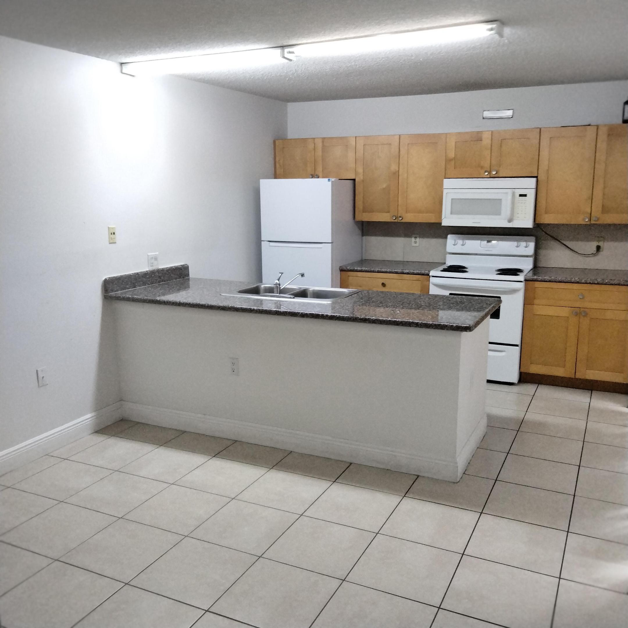 WATERSIDE LUXURY TOWNHOMES CONDO - Residential