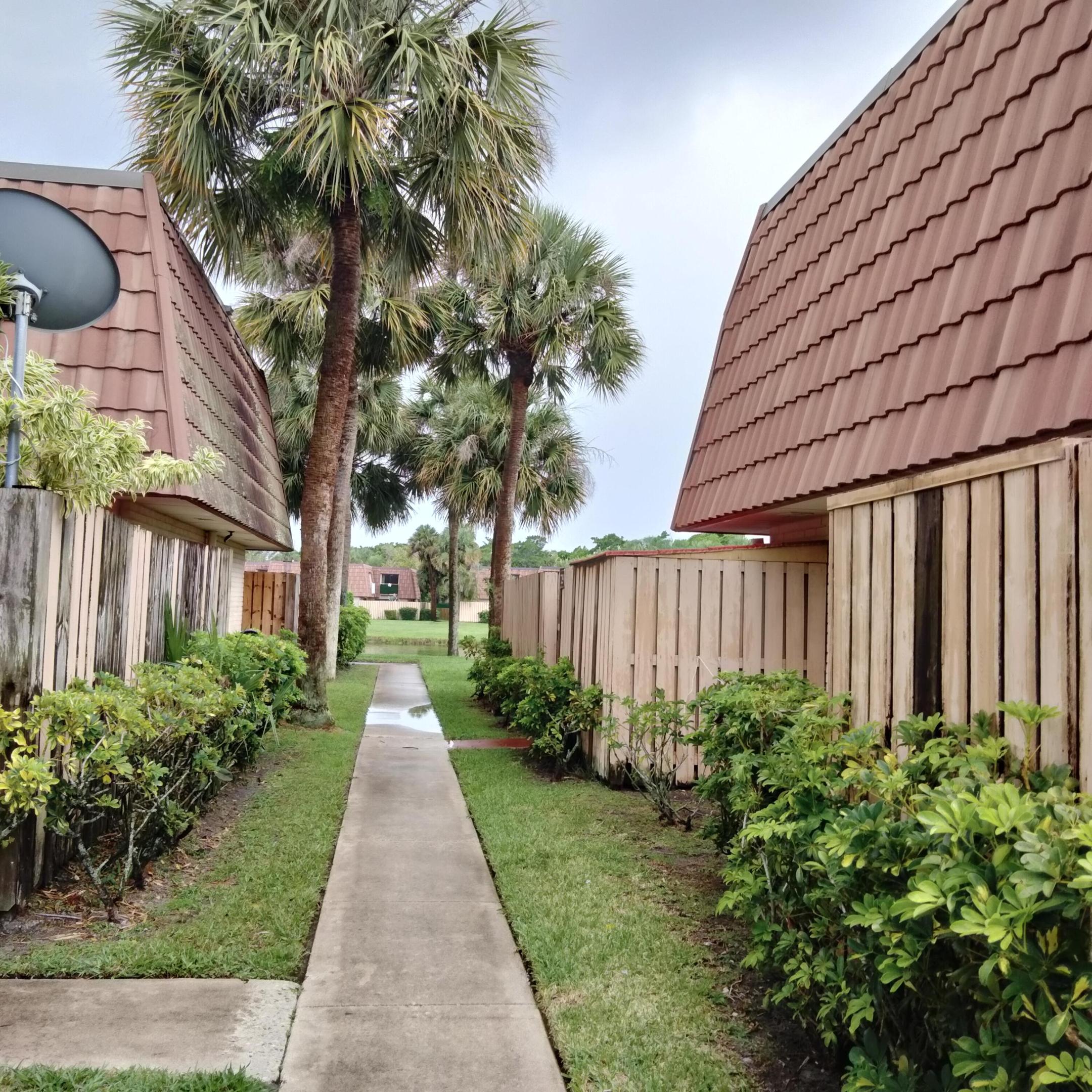 WATERSIDE LUXURY TOWNHOMES CONDO - Residential