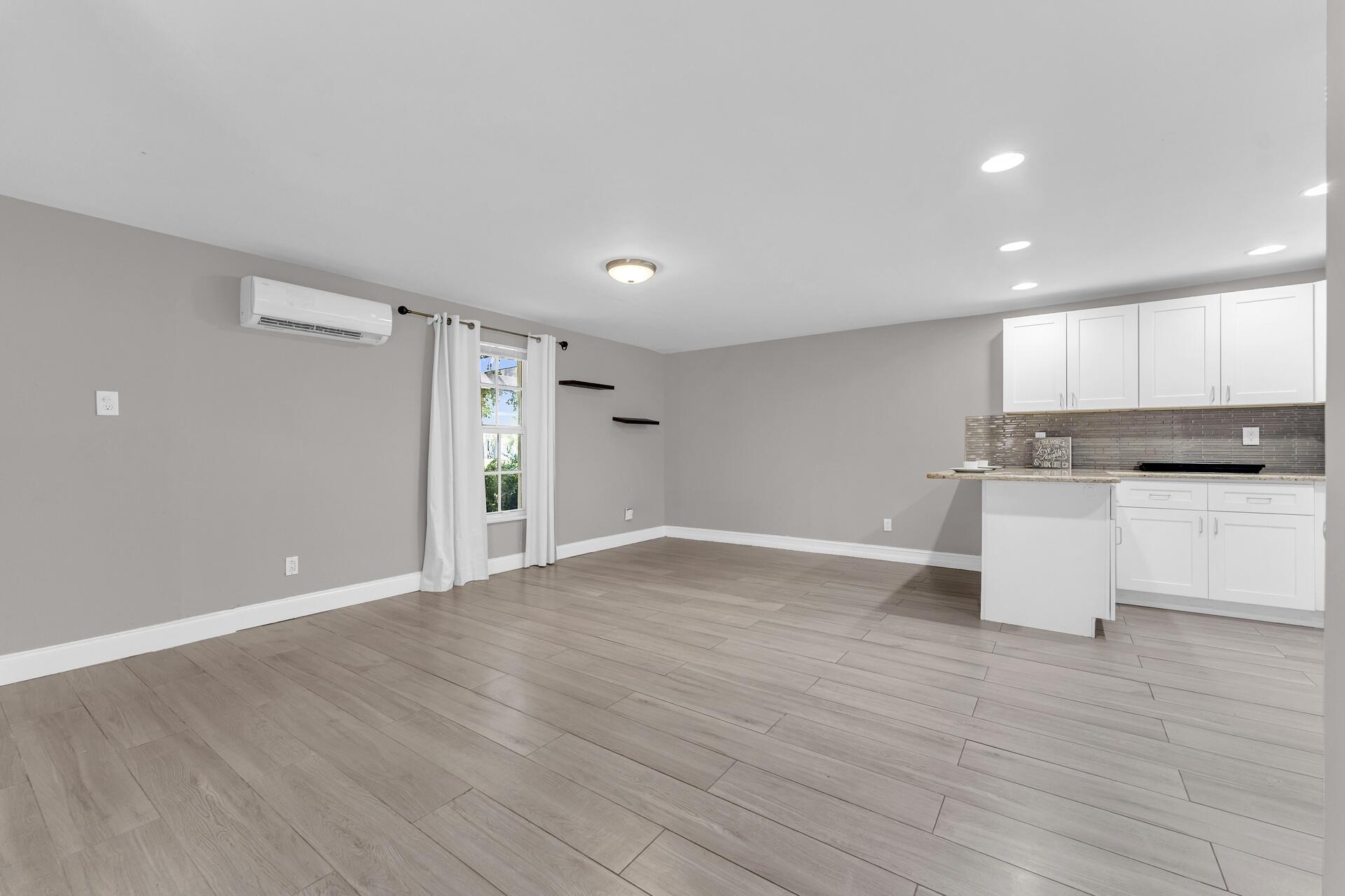 WEST DEERFIELD BEACH - Residential