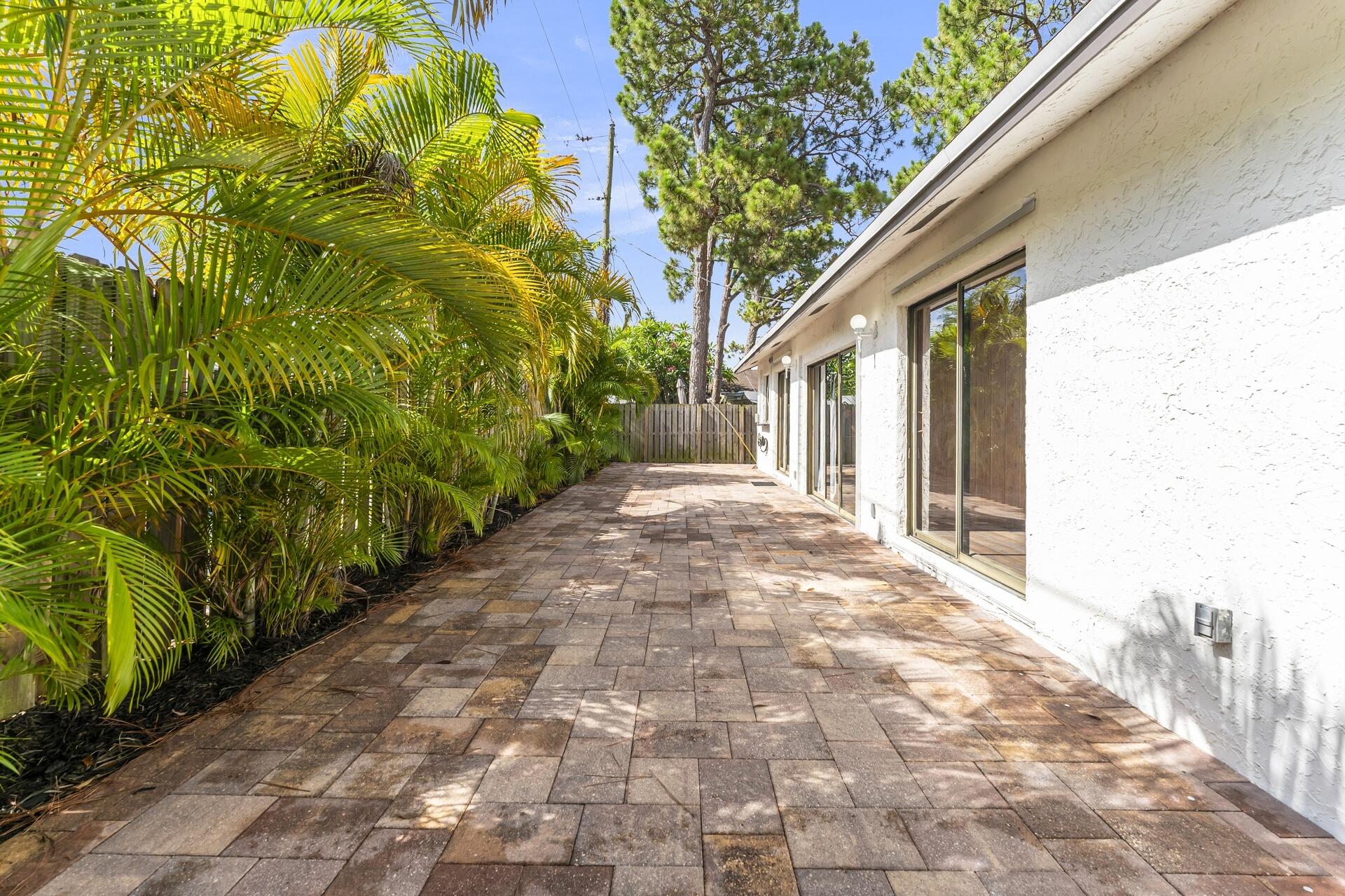 WEST DEERFIELD BEACH - Residential
