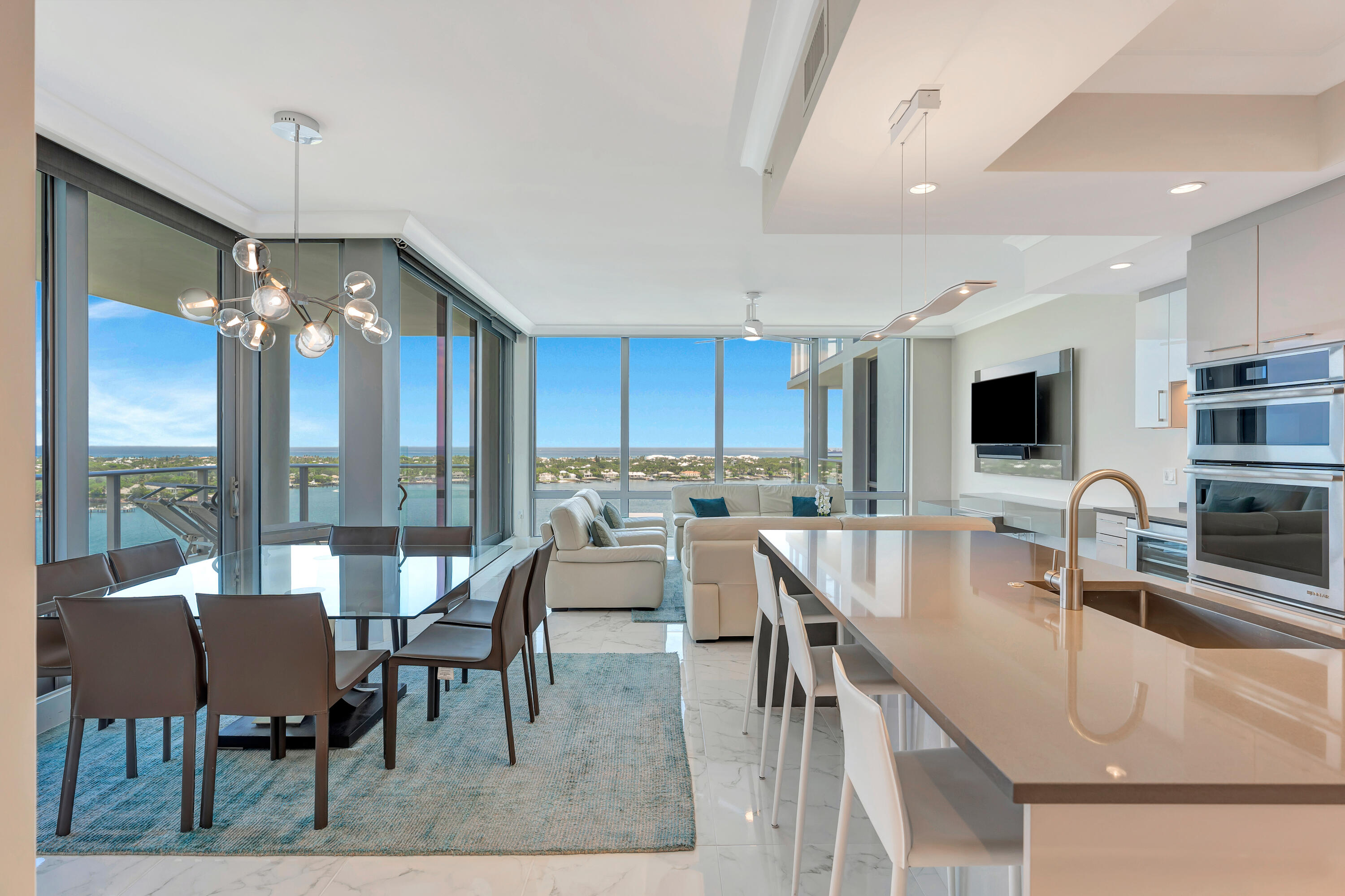 WATER CLUB - Residential