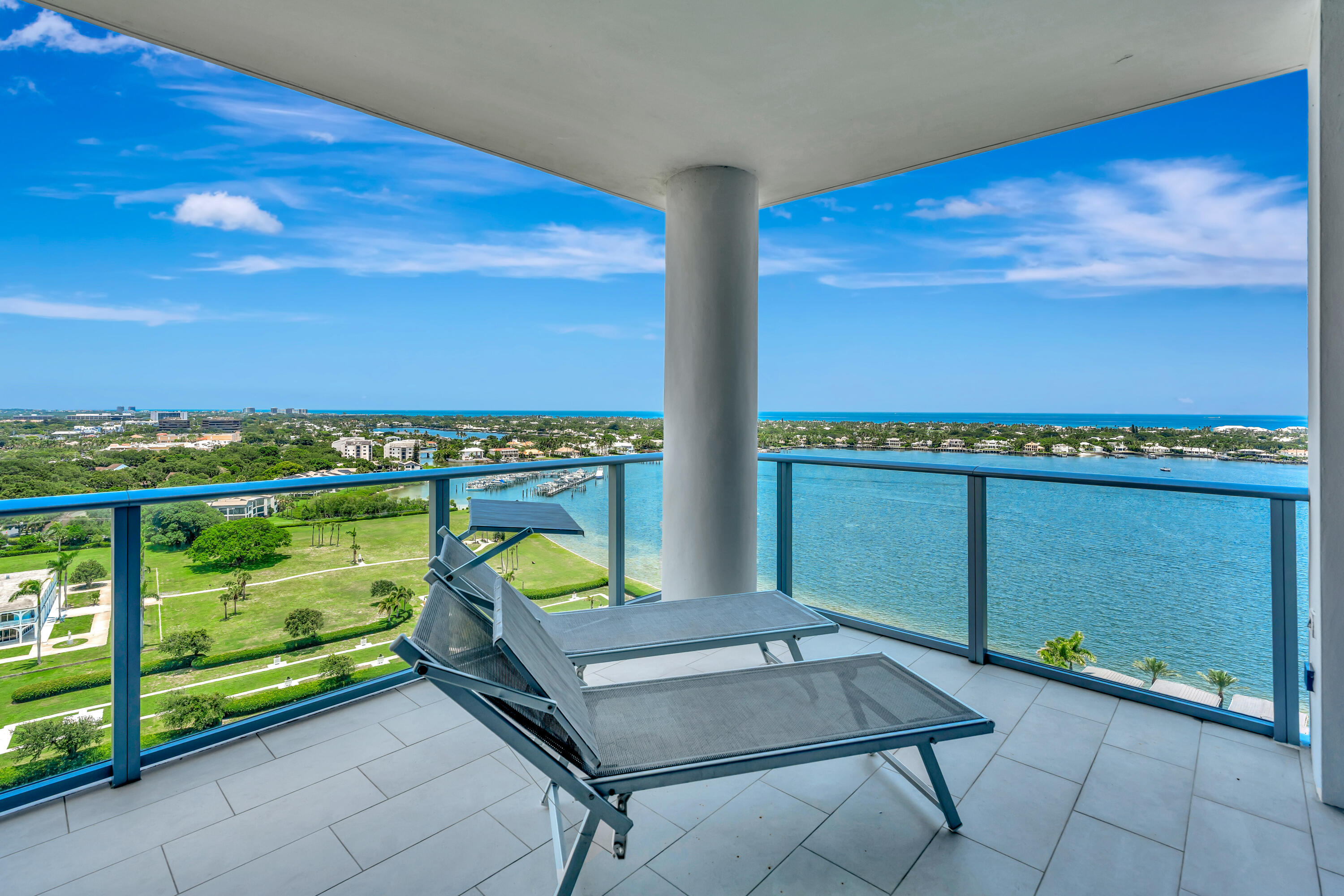 WATER CLUB - Residential