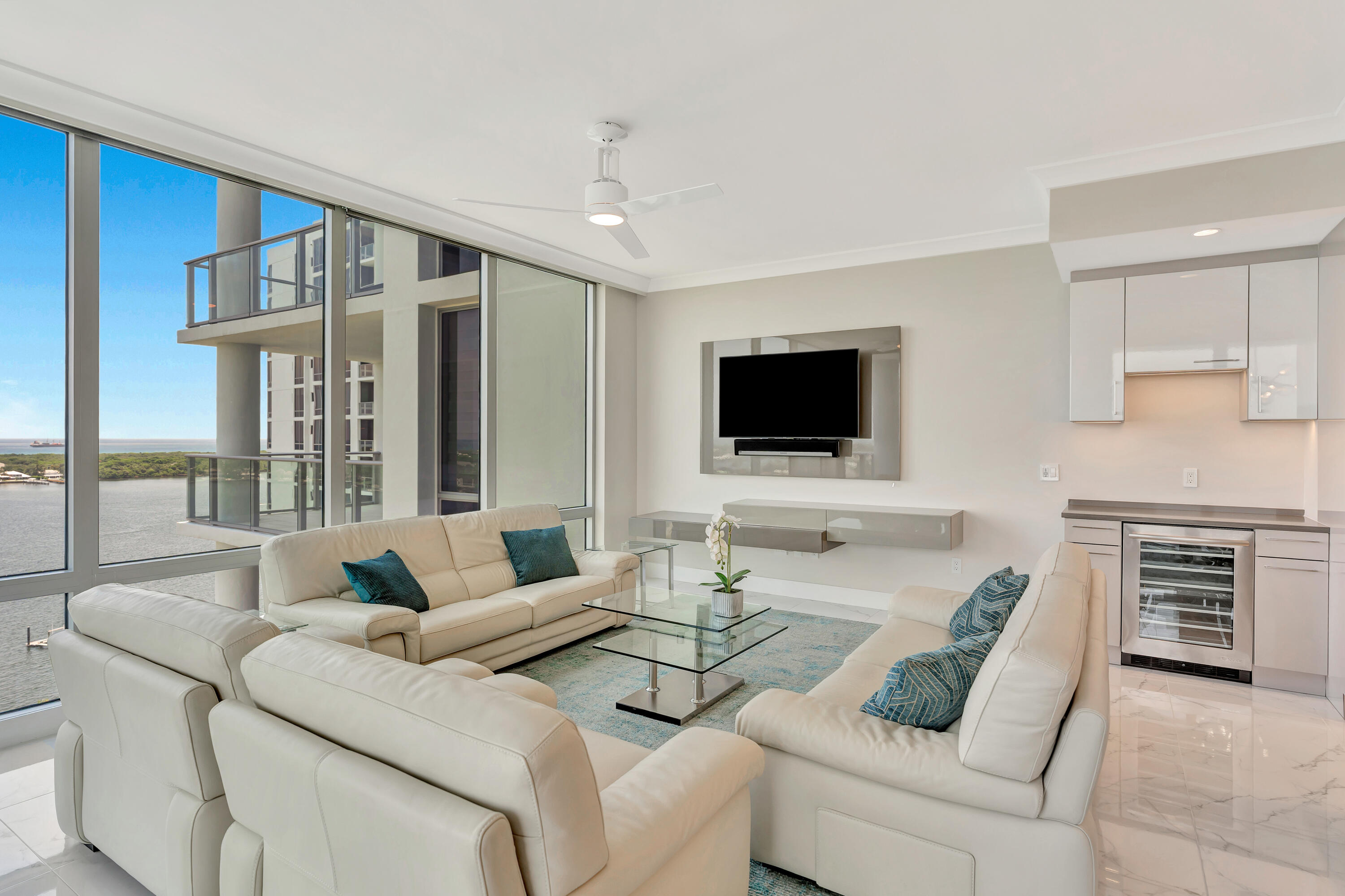 WATER CLUB - Residential