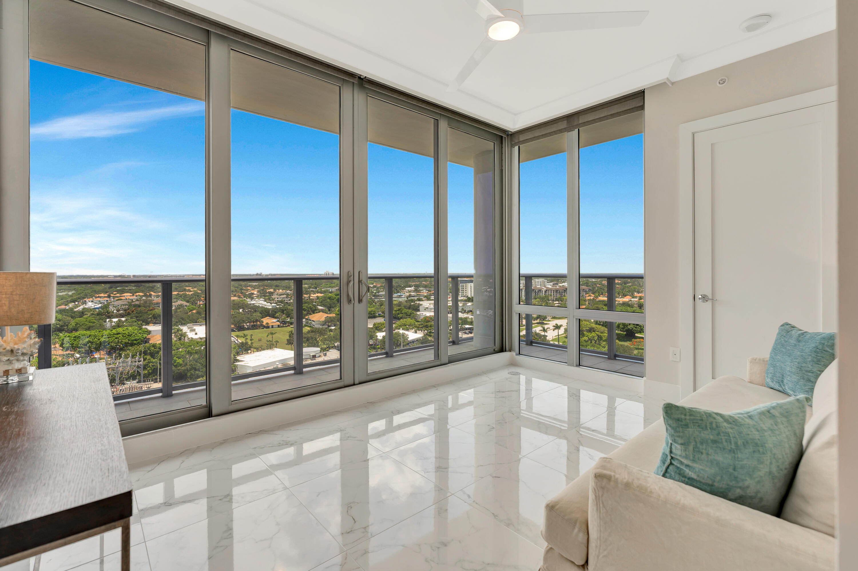 WATER CLUB - Residential
