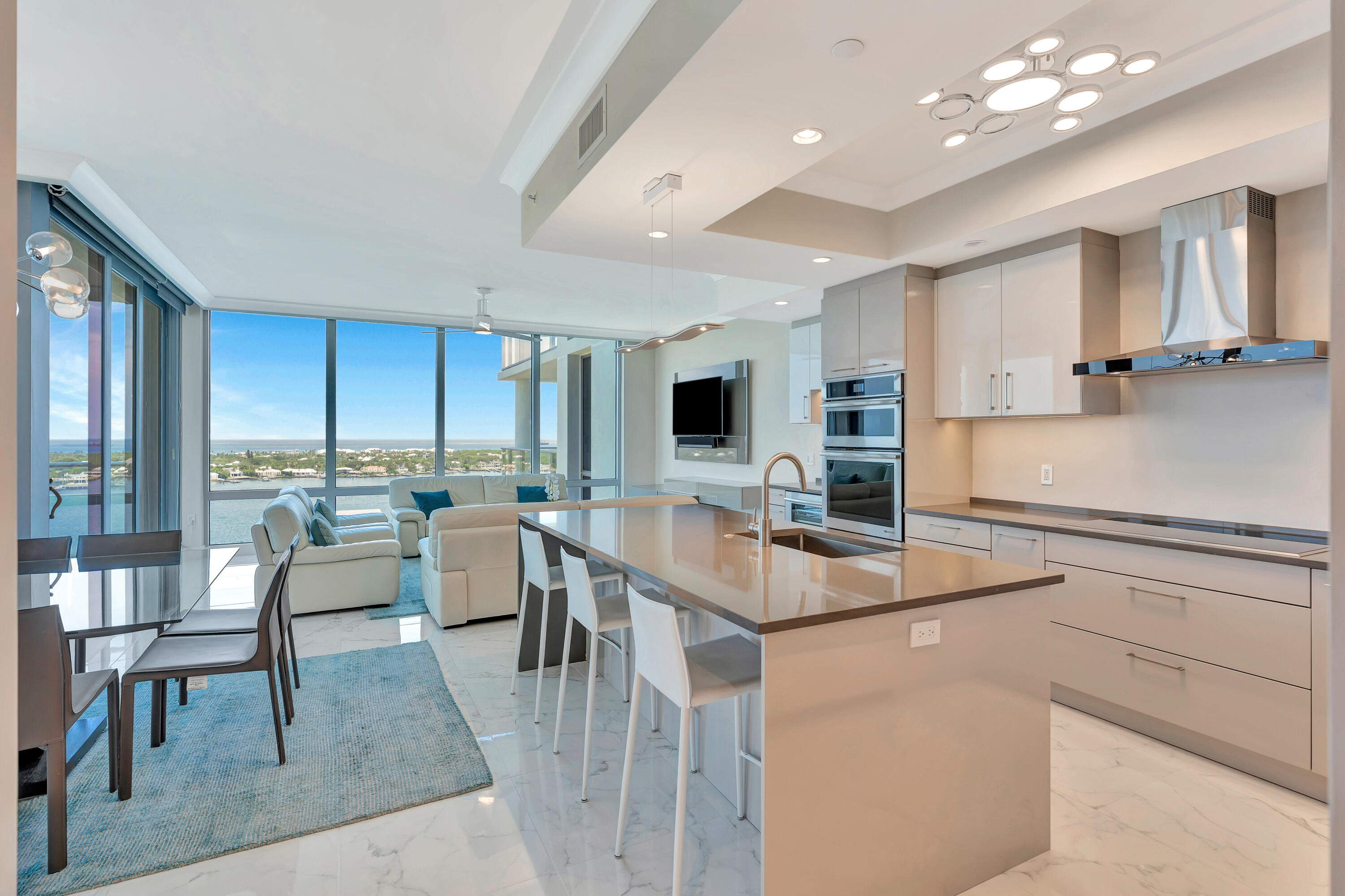WATER CLUB - Residential