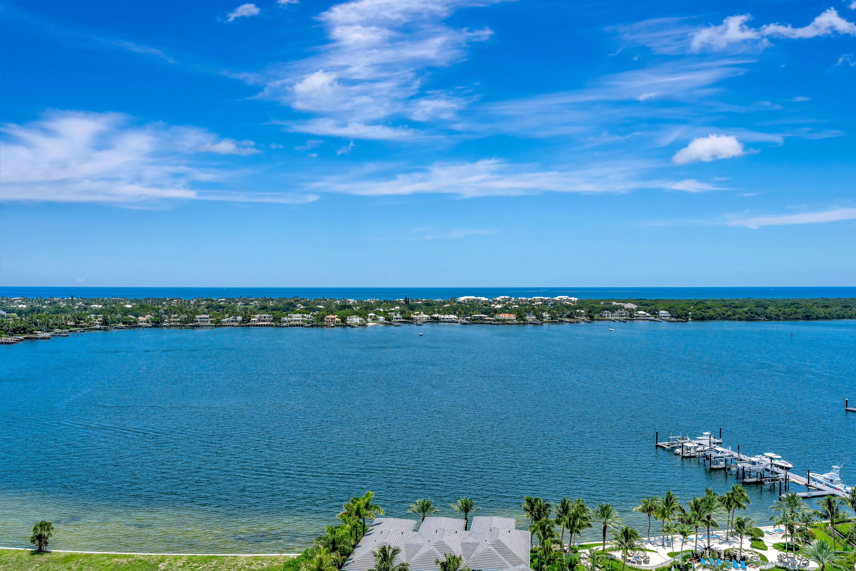 WATER CLUB - Residential