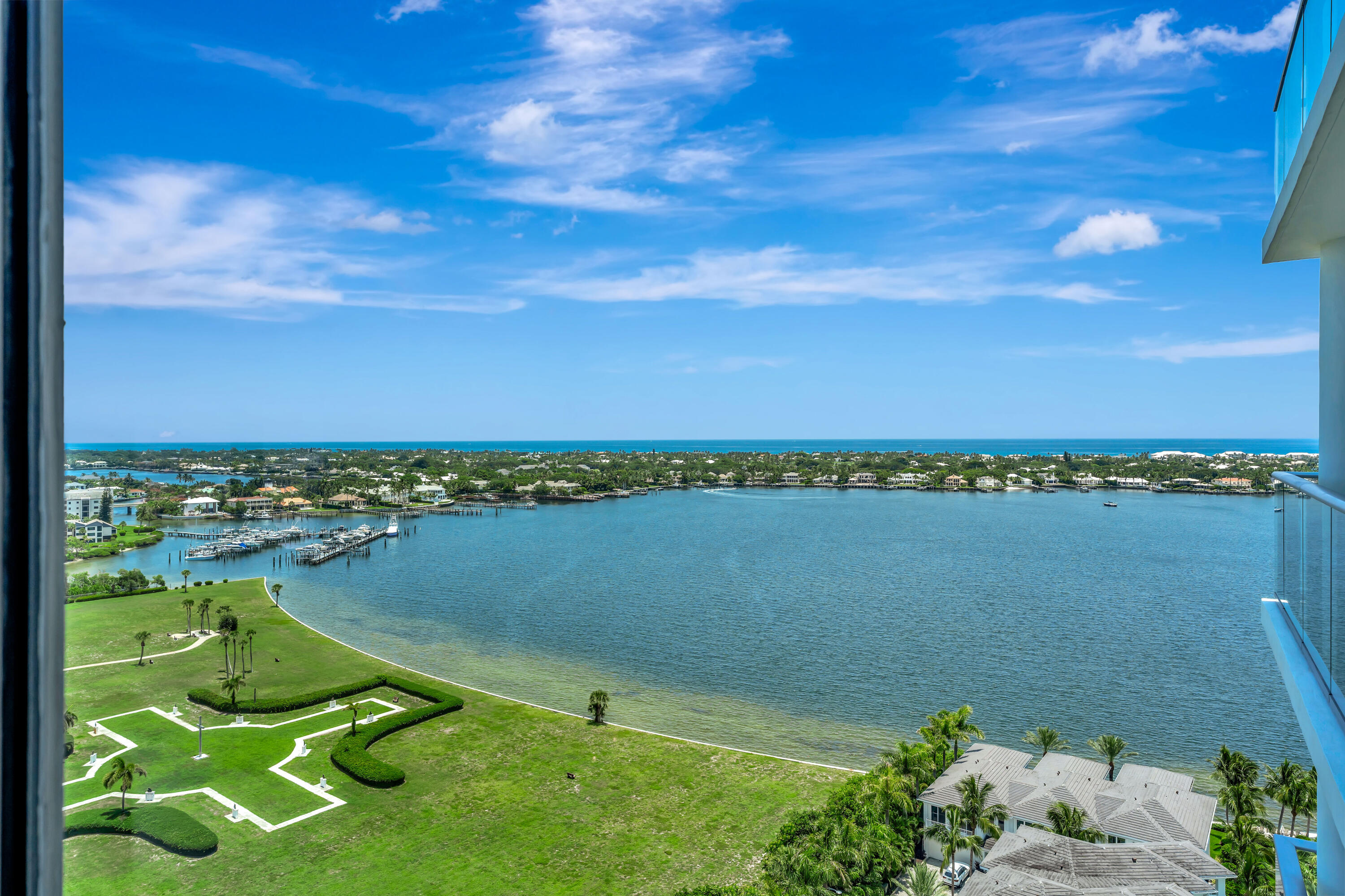 WATER CLUB - Residential