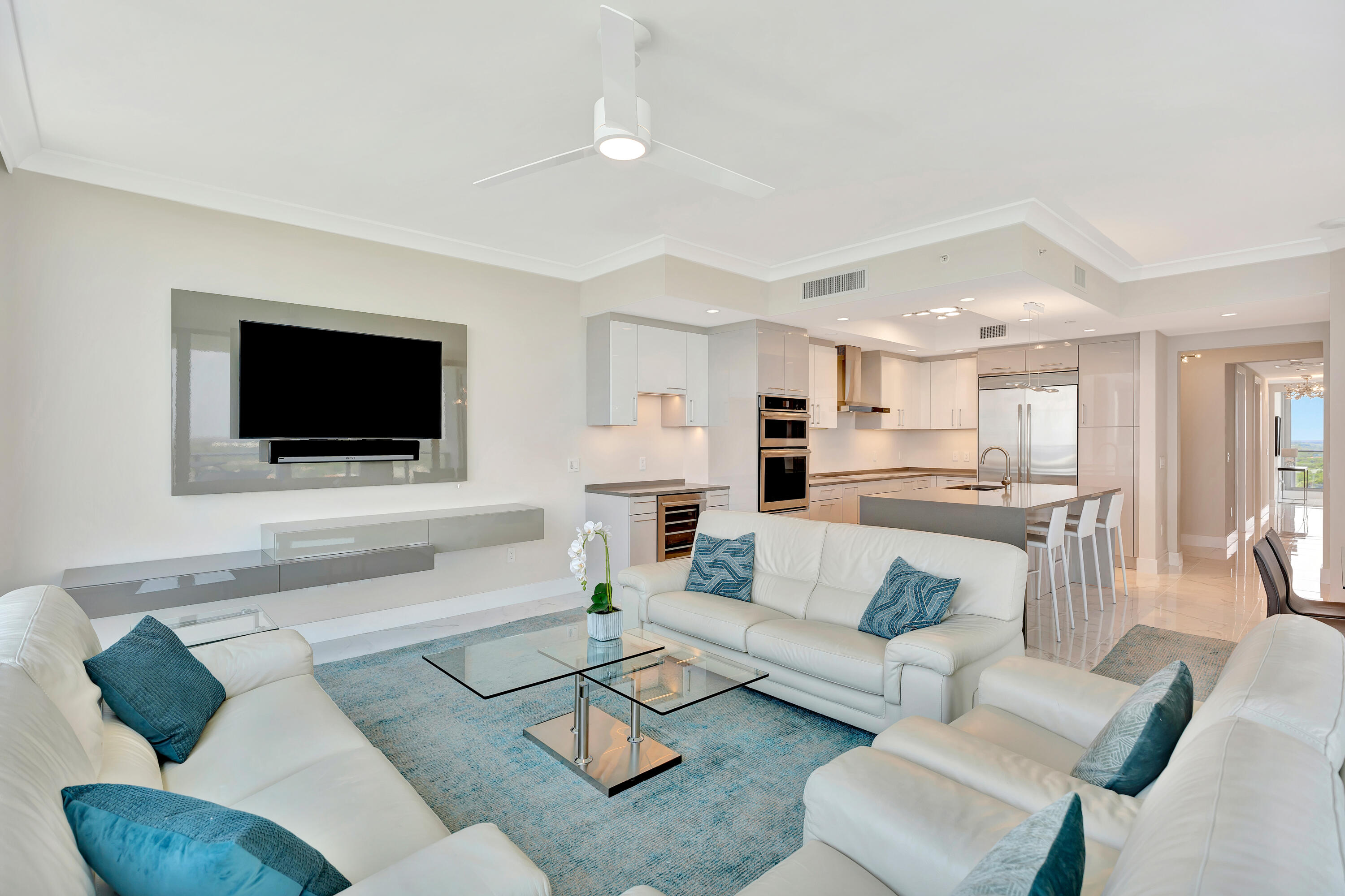 WATER CLUB - Residential