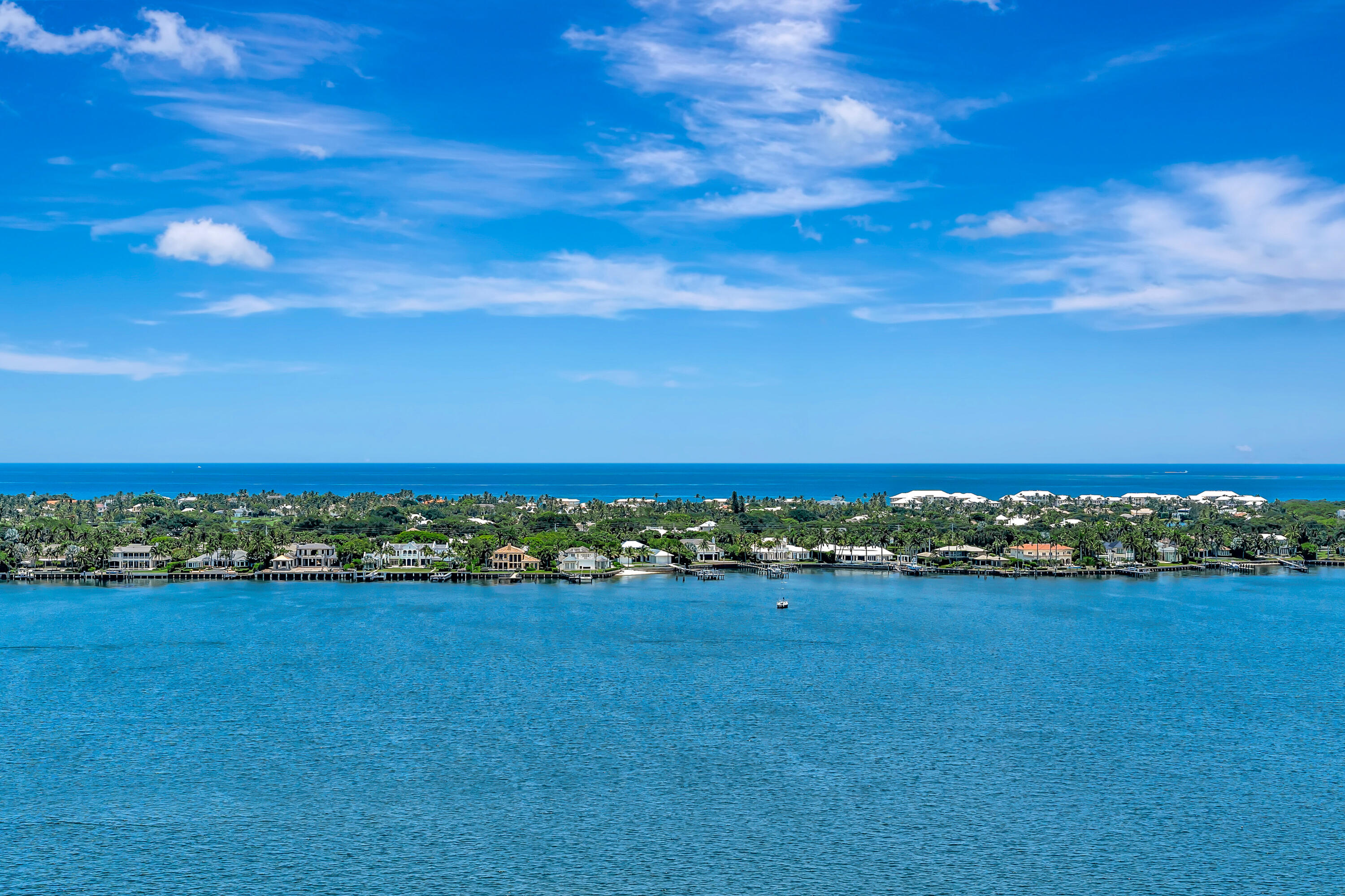 WATER CLUB - Residential
