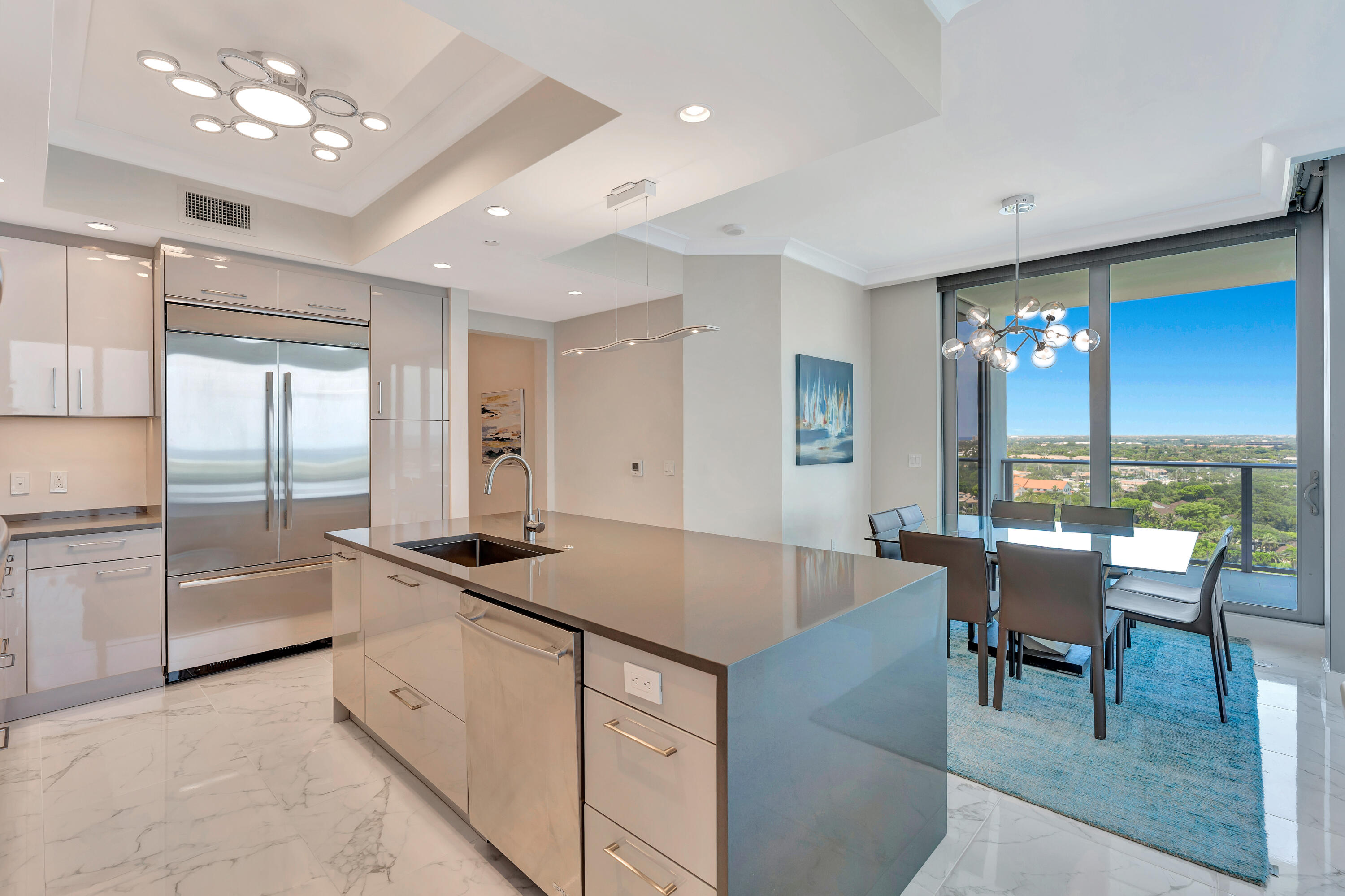 WATER CLUB - Residential
