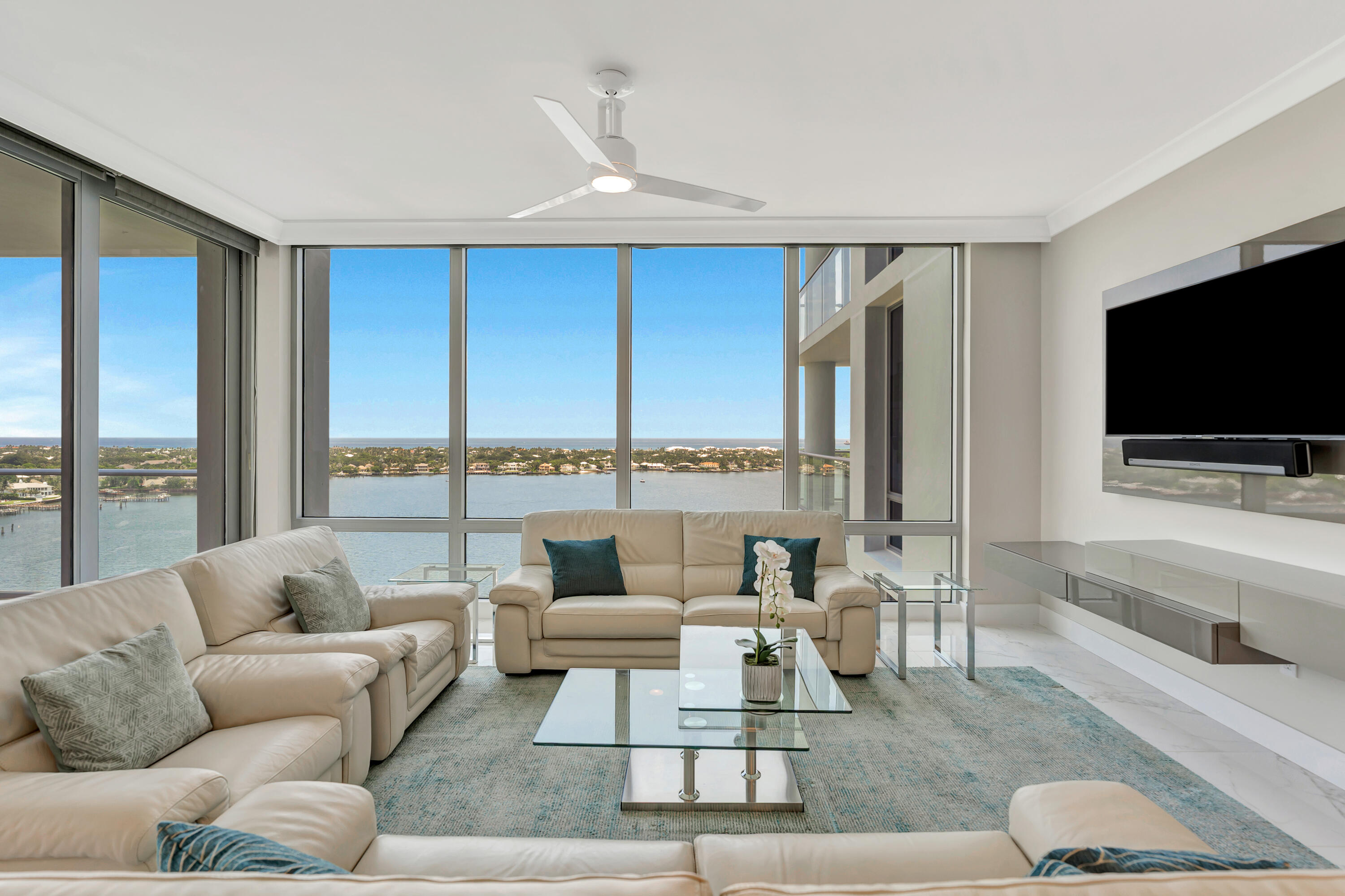 WATER CLUB - Residential