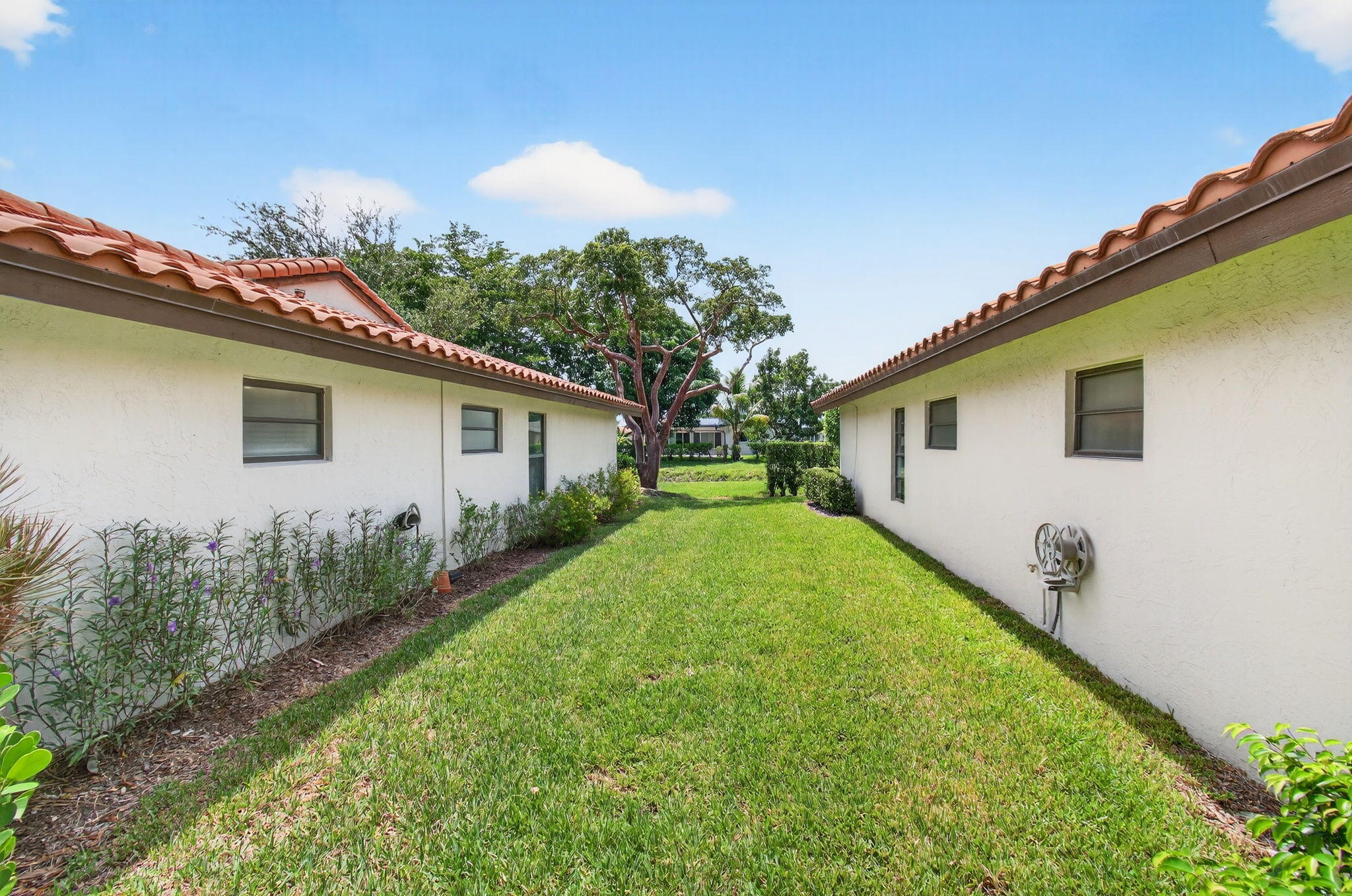 HUNTINGTON POINTE - Residential