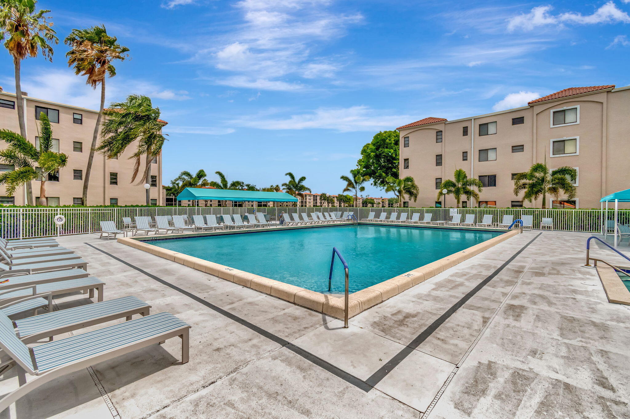 HUNTINGTON POINTE - Residential