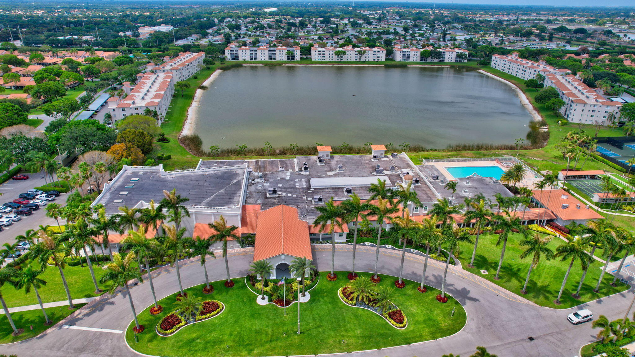 HUNTINGTON POINTE - Residential