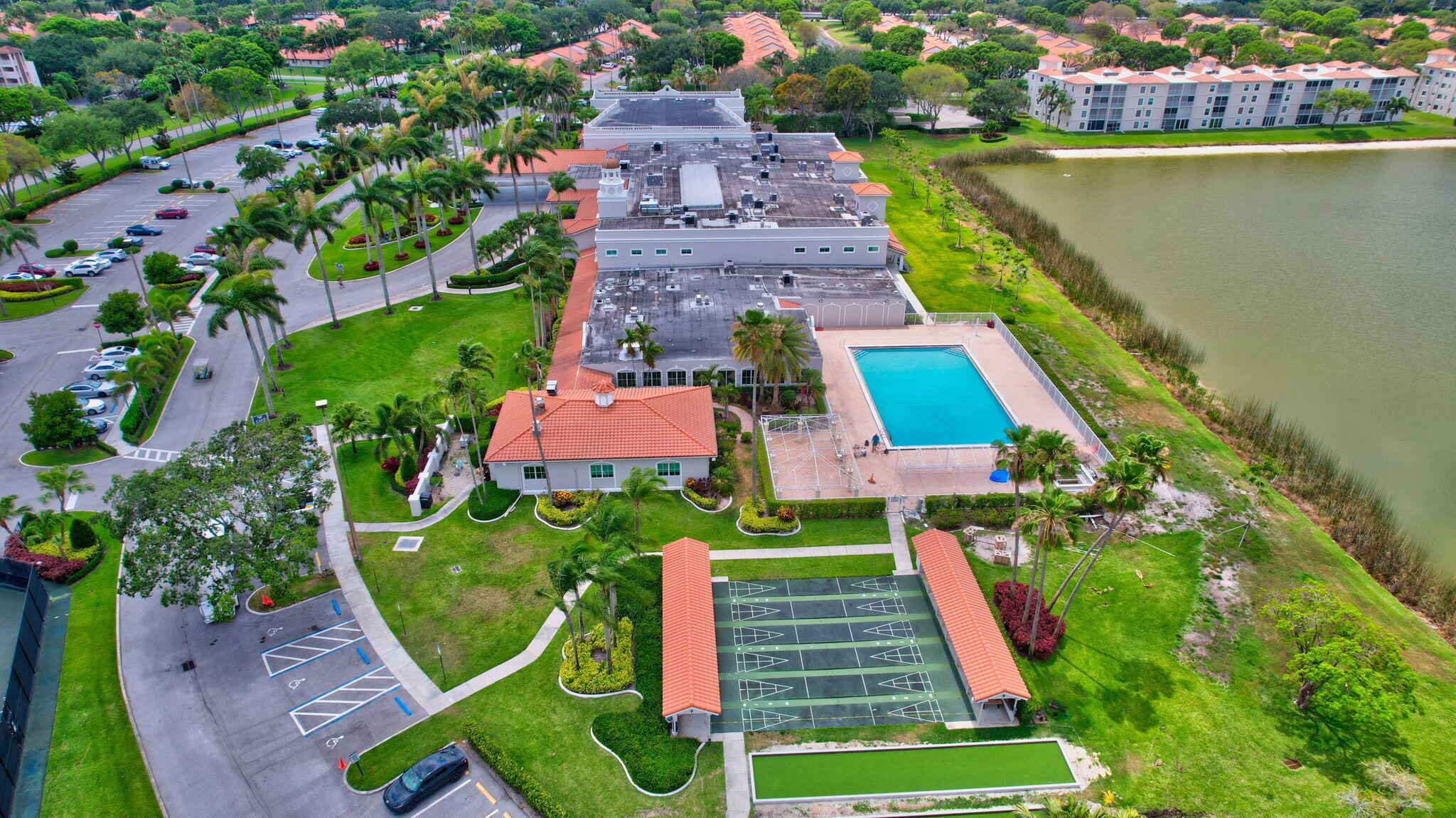HUNTINGTON POINTE - Residential