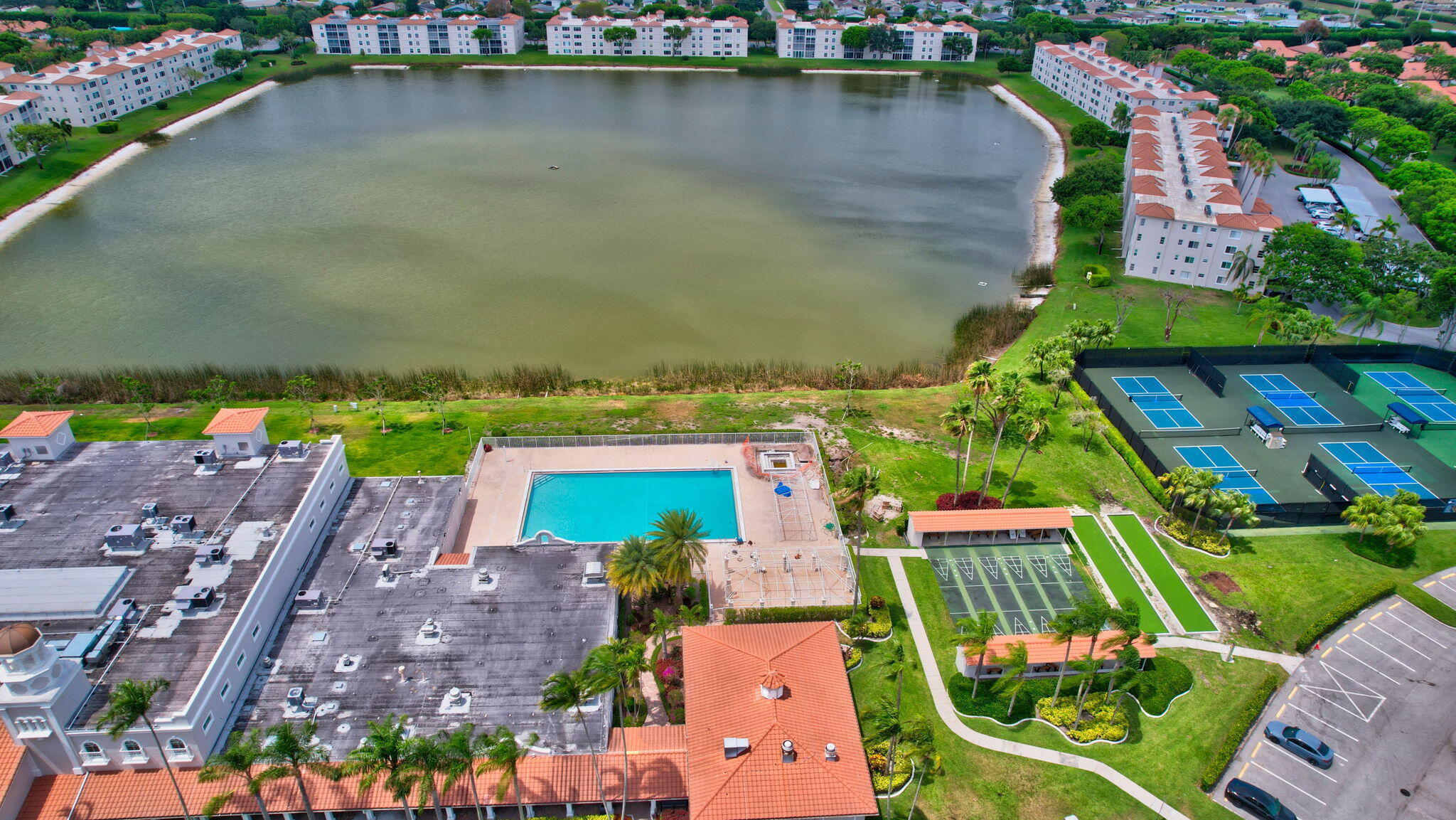 HUNTINGTON POINTE - Residential