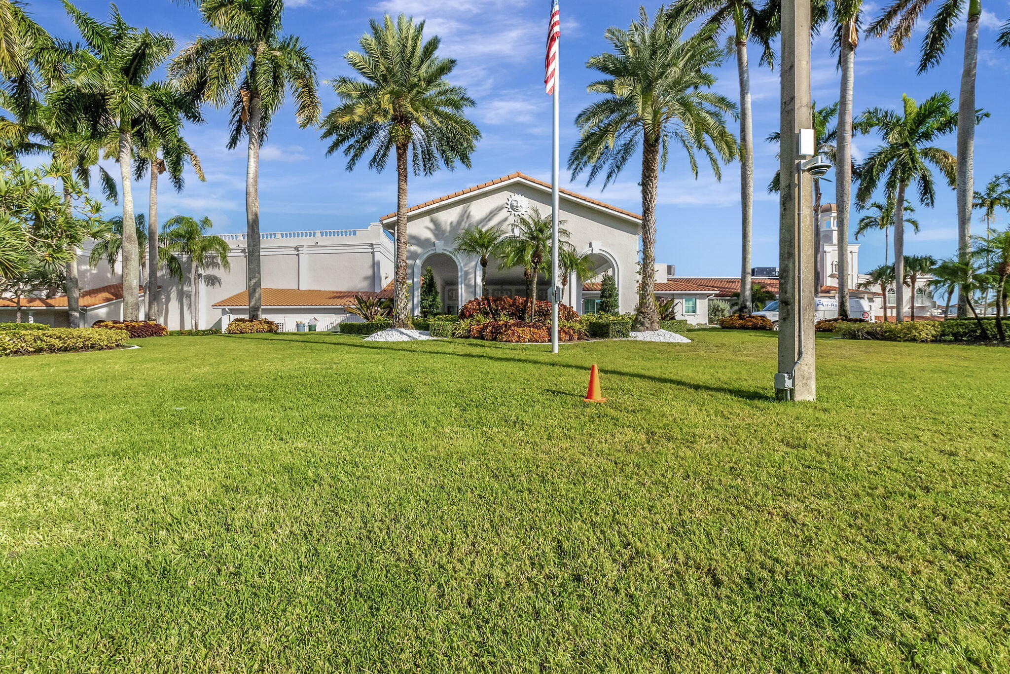 HUNTINGTON POINTE - Residential