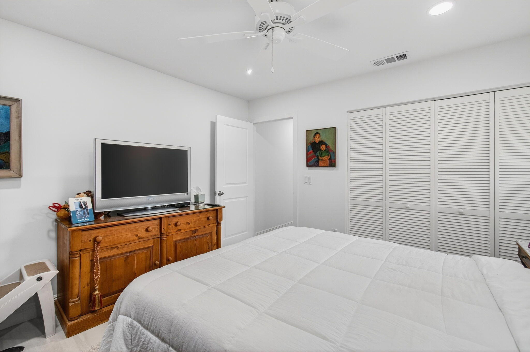 HUNTINGTON POINTE - Residential
