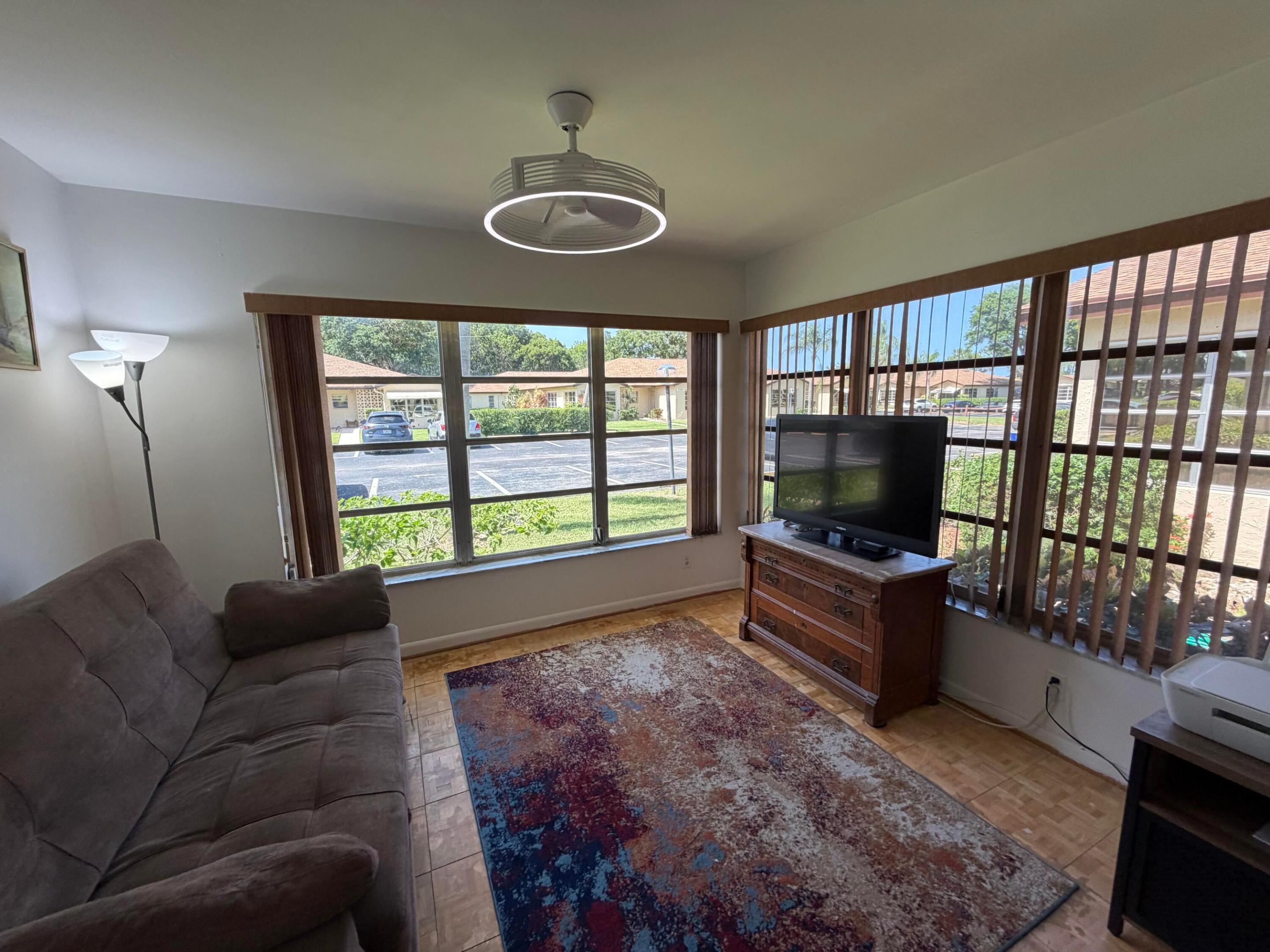 HIGH POINT OF DELRAY WEST CONDO SEC 3 - Residential