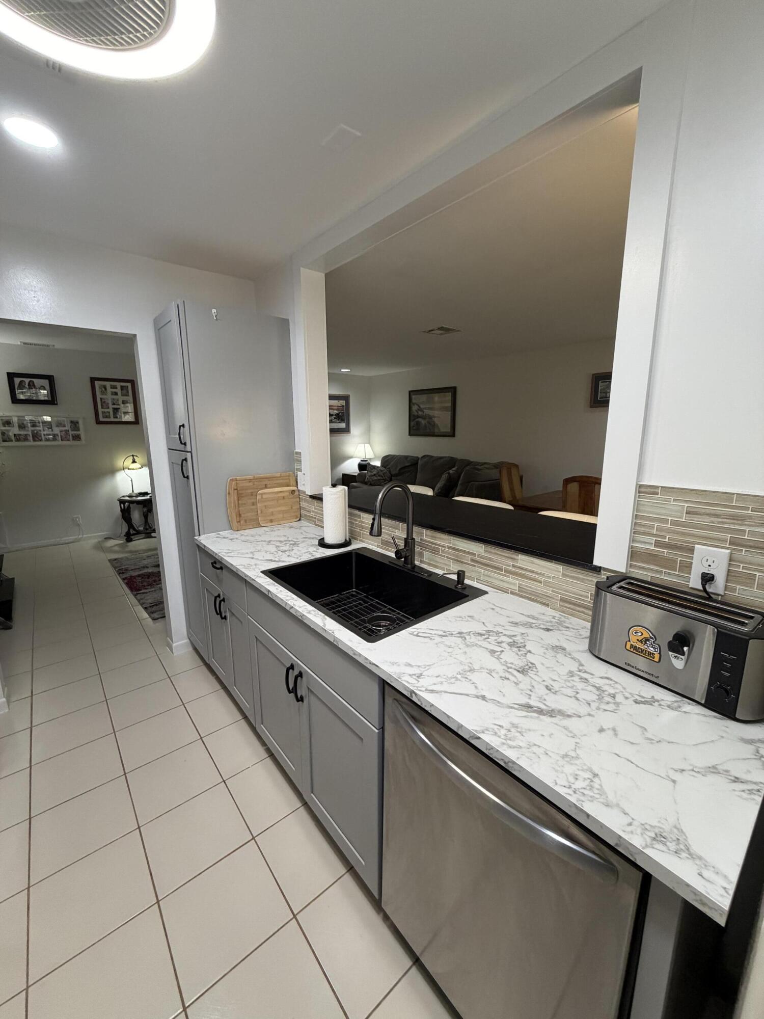 HIGH POINT OF DELRAY WEST CONDO SEC 3 - Residential
