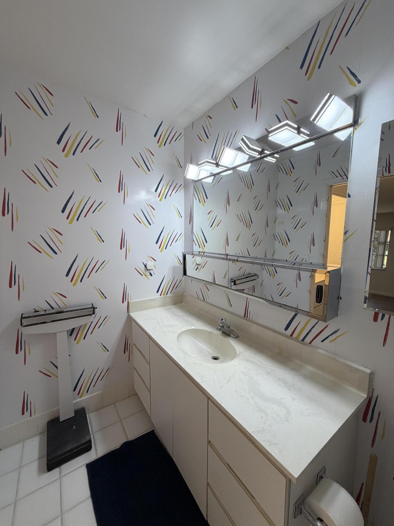 HIGH POINT OF DELRAY WEST CONDO SEC 3 - Residential