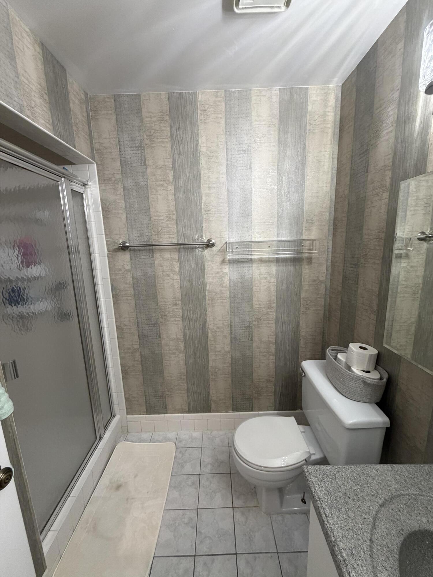HIGH POINT OF DELRAY WEST CONDO SEC 3 - Residential