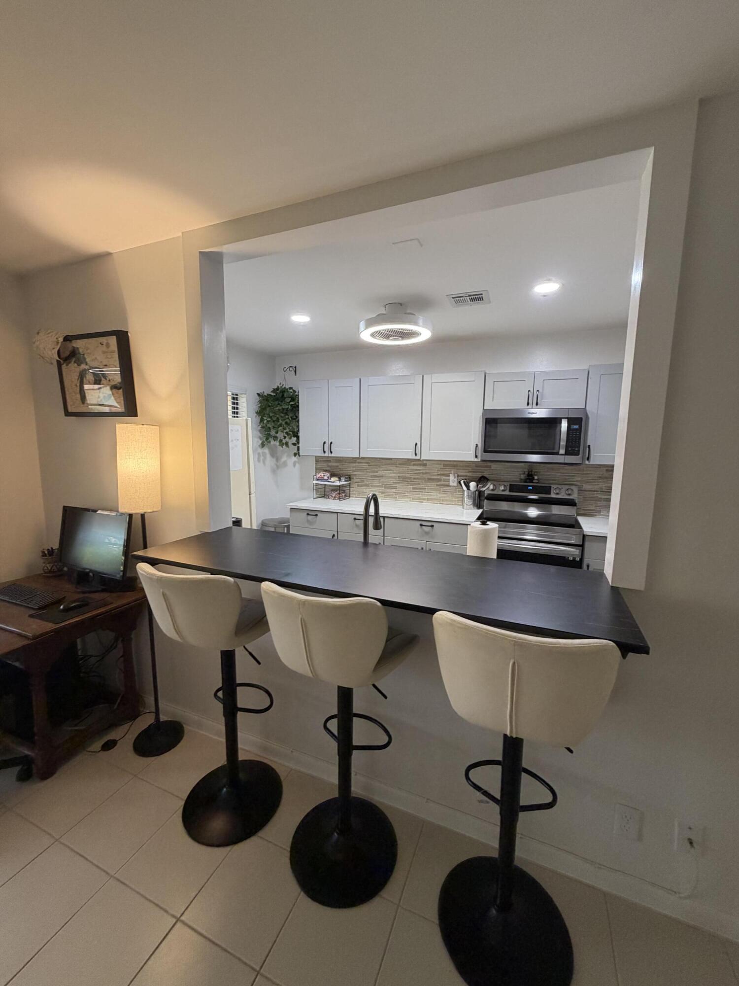 HIGH POINT OF DELRAY WEST CONDO SEC 3 - Residential