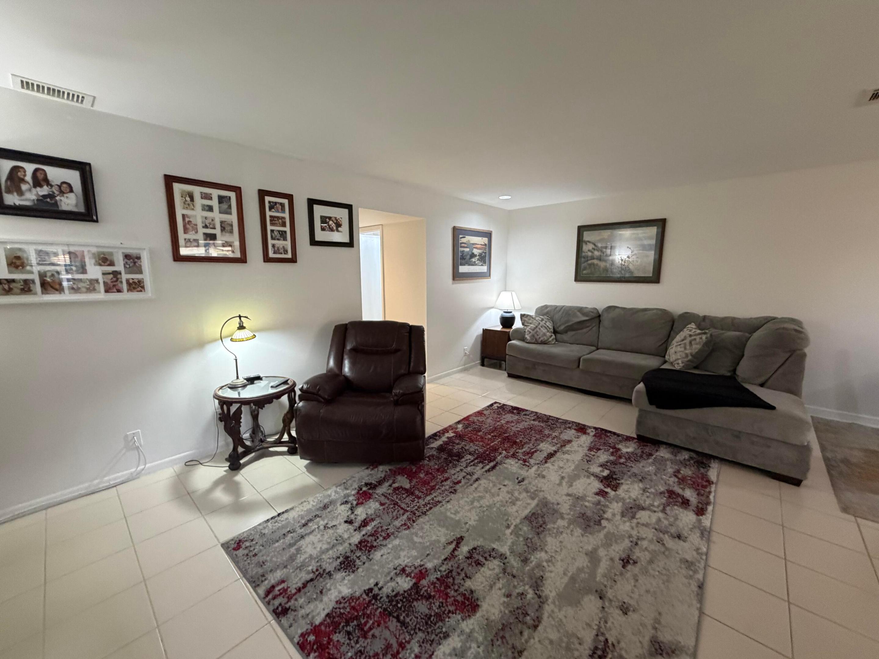 HIGH POINT OF DELRAY WEST CONDO SEC 3 - Residential