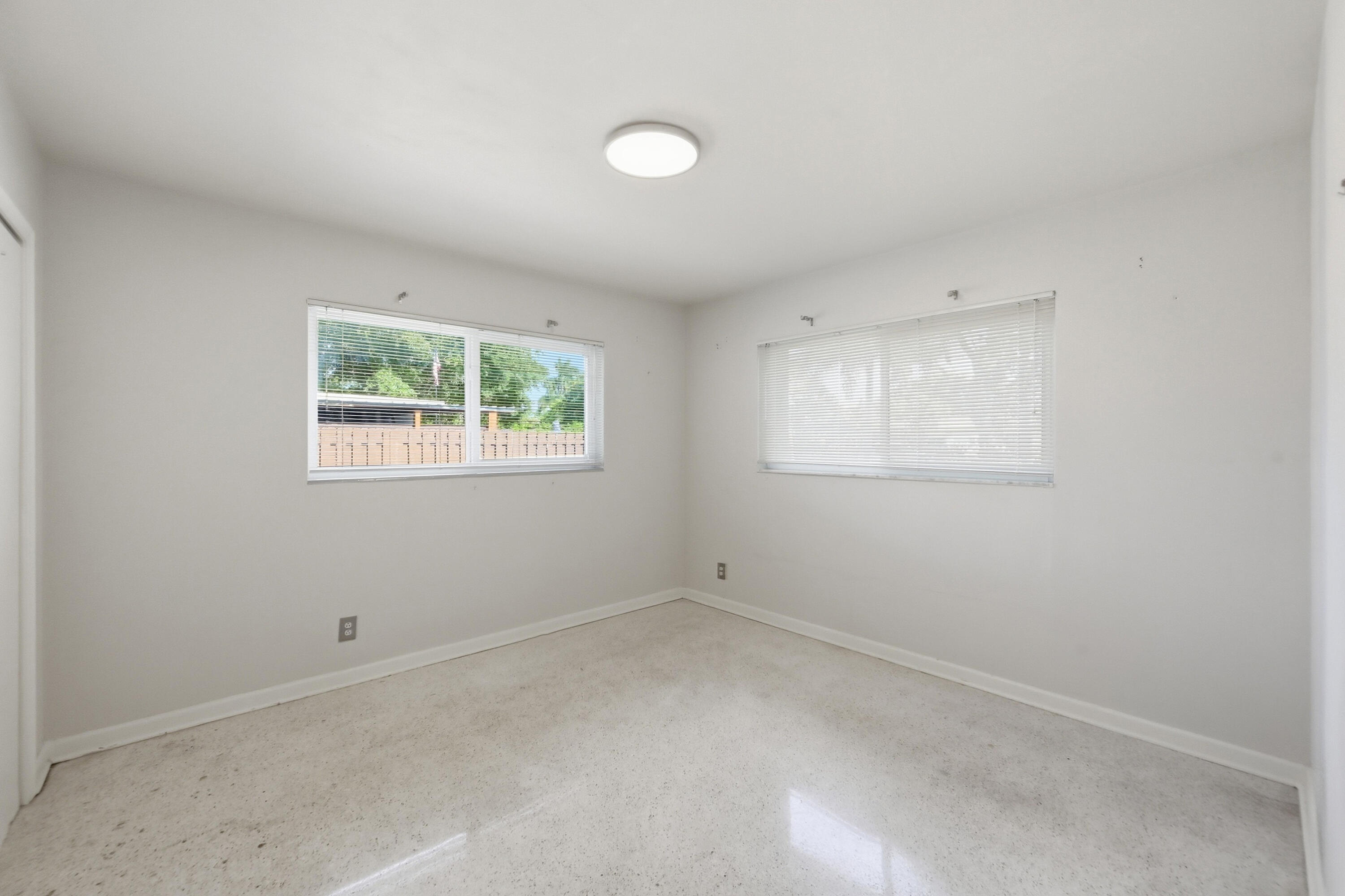 LYONS PARK FIRST ADD - Residential
