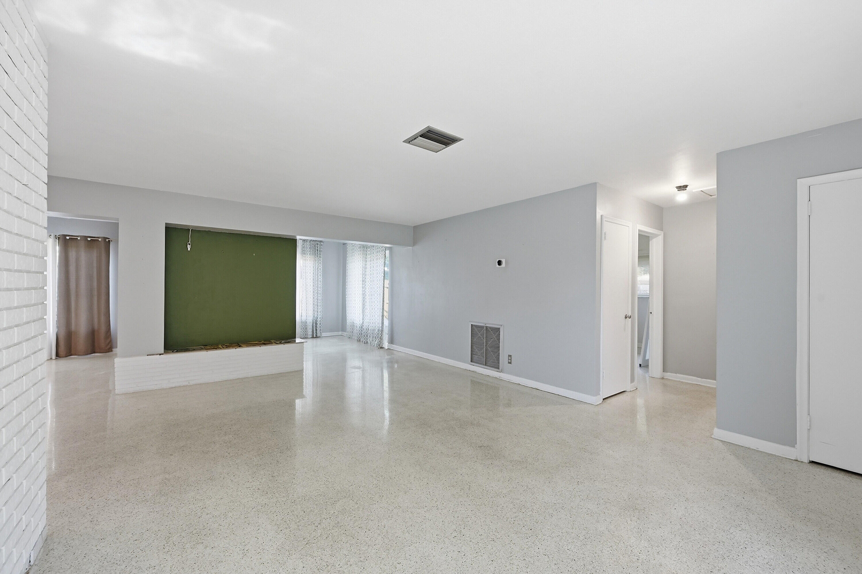 LYONS PARK FIRST ADD - Residential