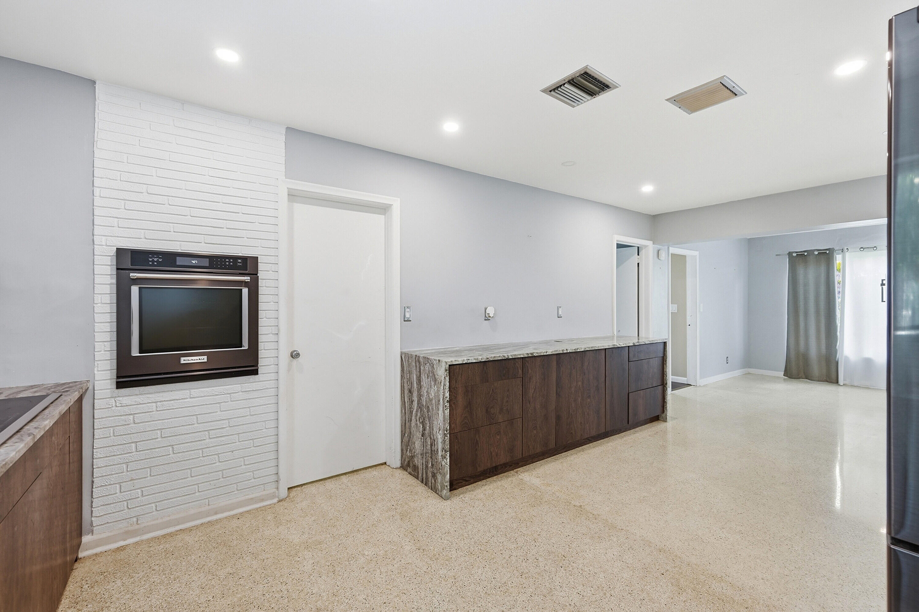 LYONS PARK FIRST ADD - Residential