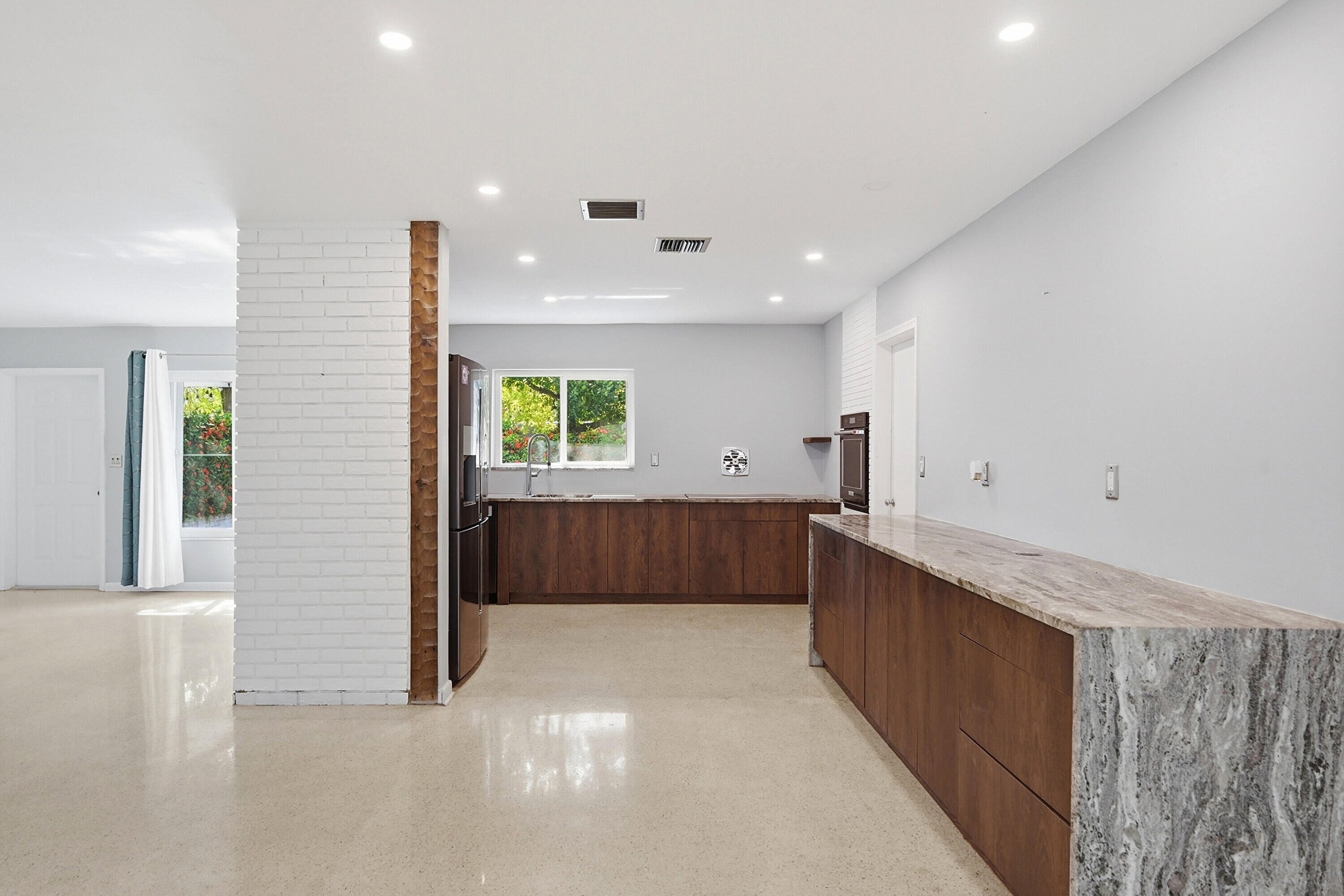 LYONS PARK FIRST ADD - Residential