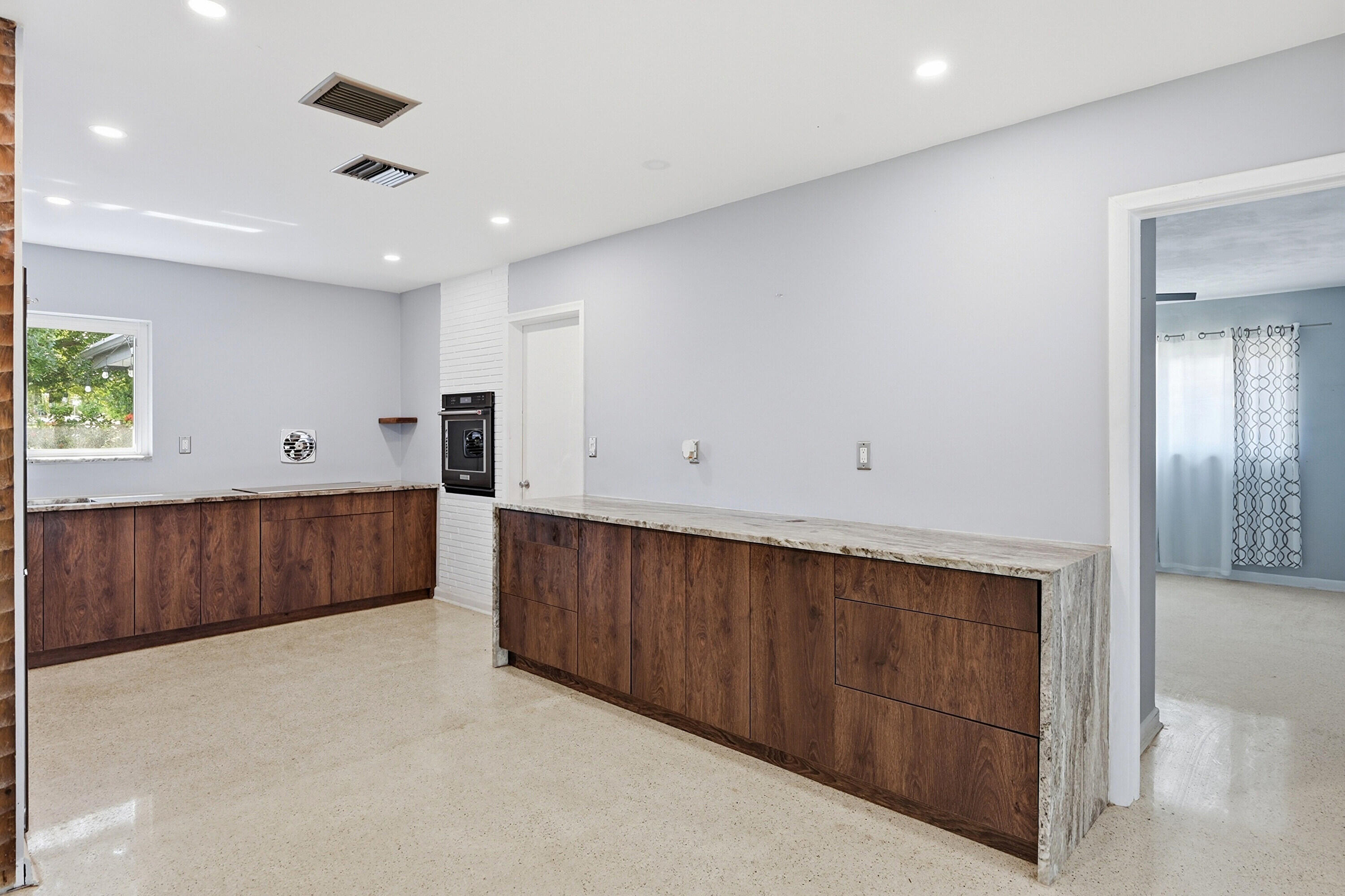 LYONS PARK FIRST ADD - Residential