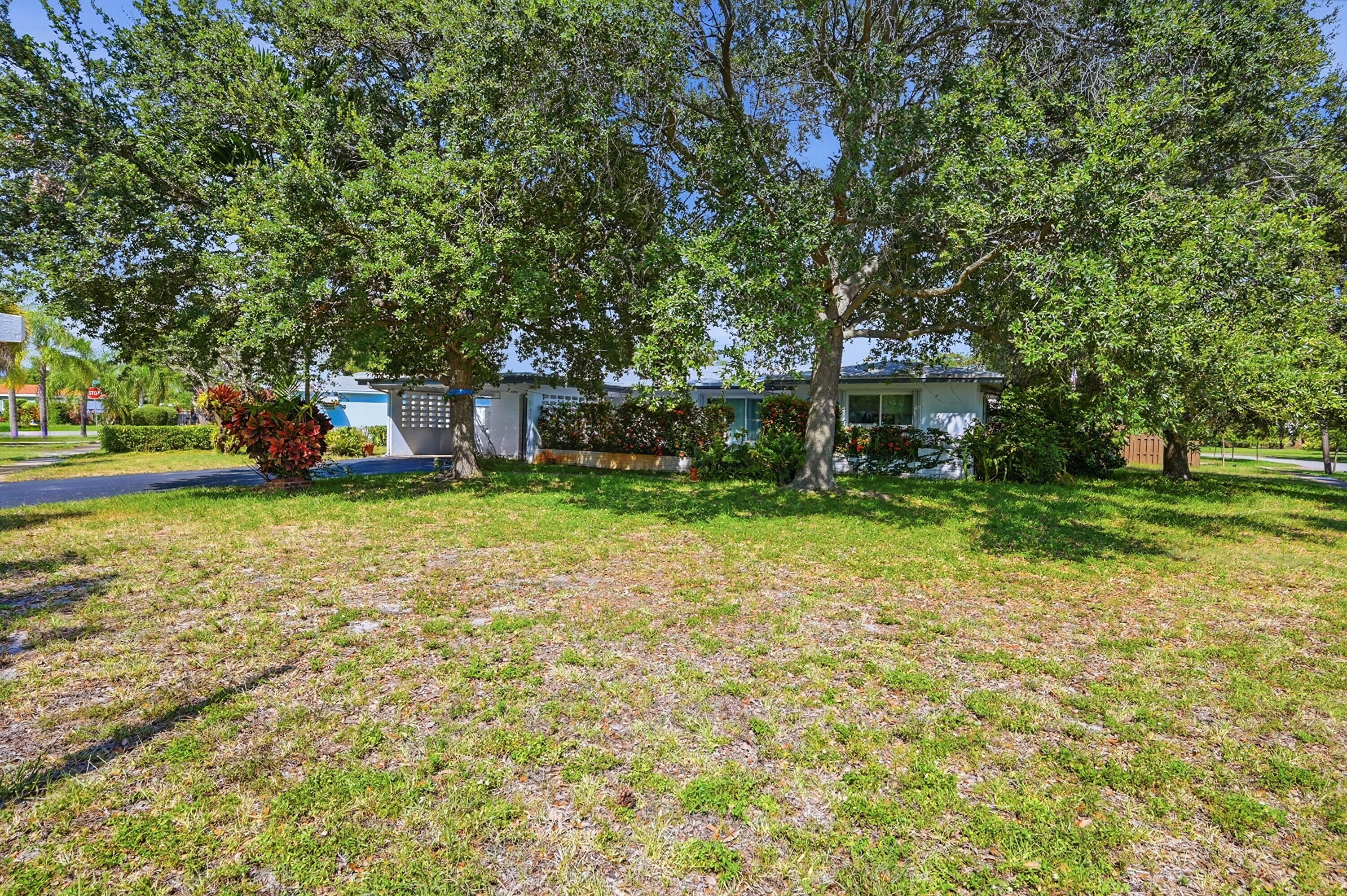 LYONS PARK FIRST ADD - Residential