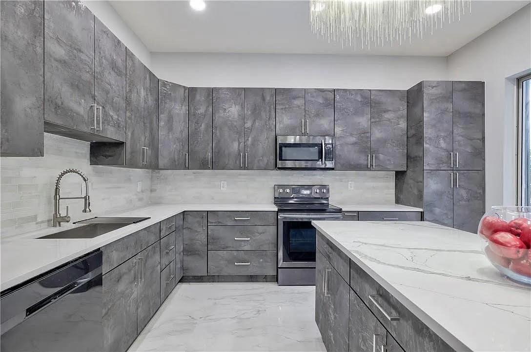 PARKWOOD IX - Residential Lease