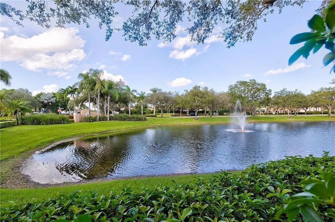 PARKWOOD IX - Residential Lease