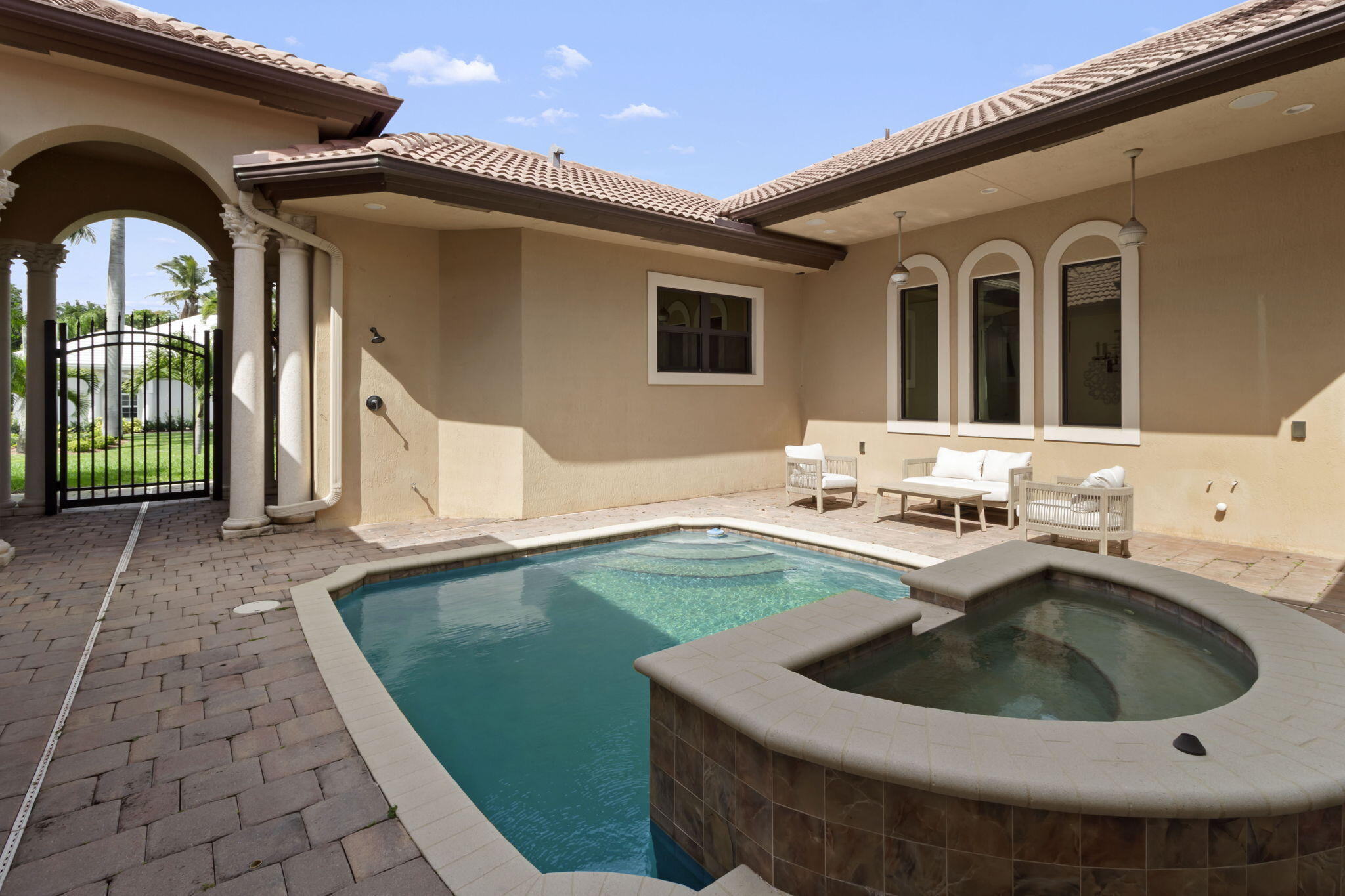 PINE TREE GOLF CLUB - Residential